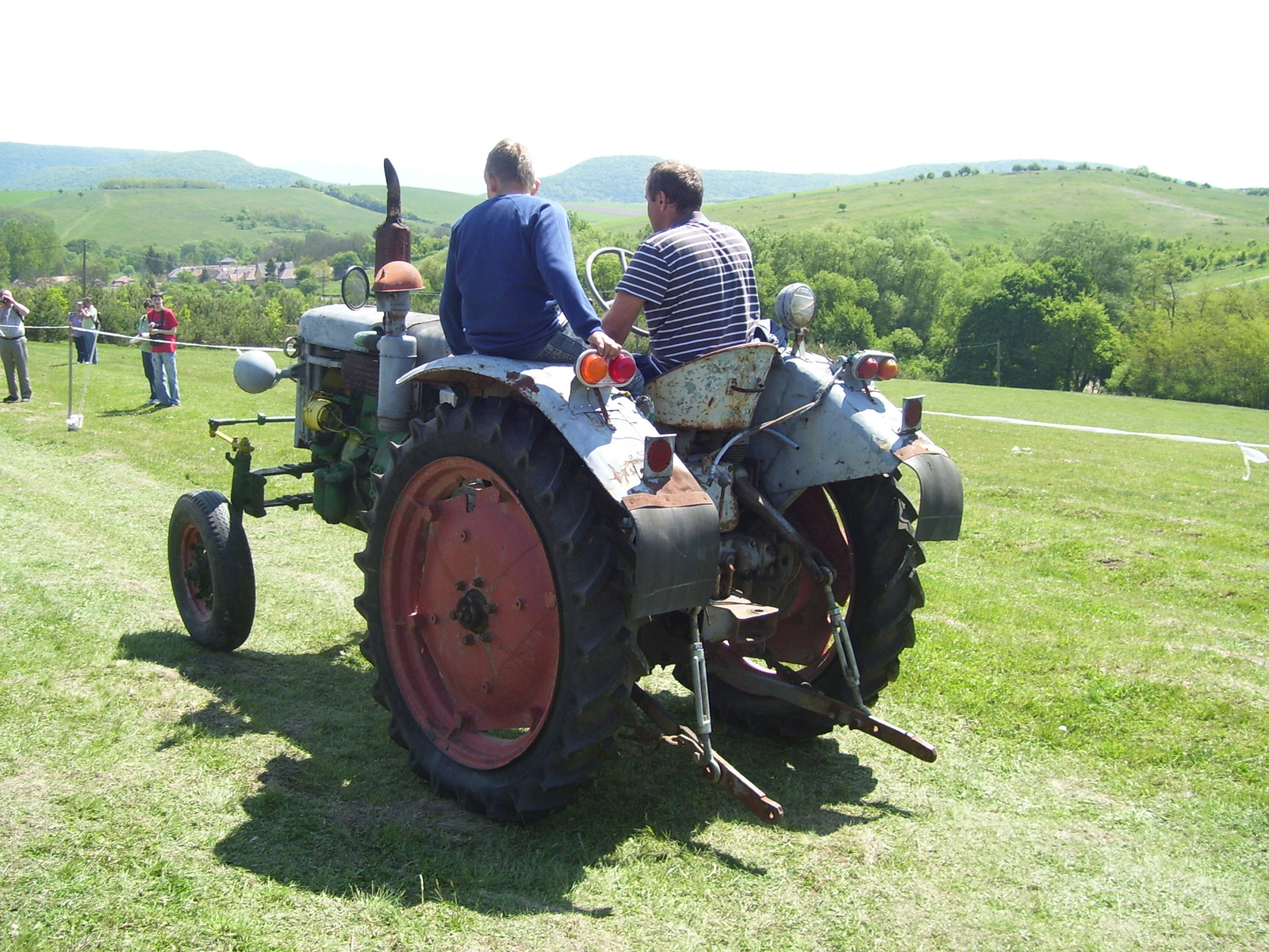 bokor traktormajális 130