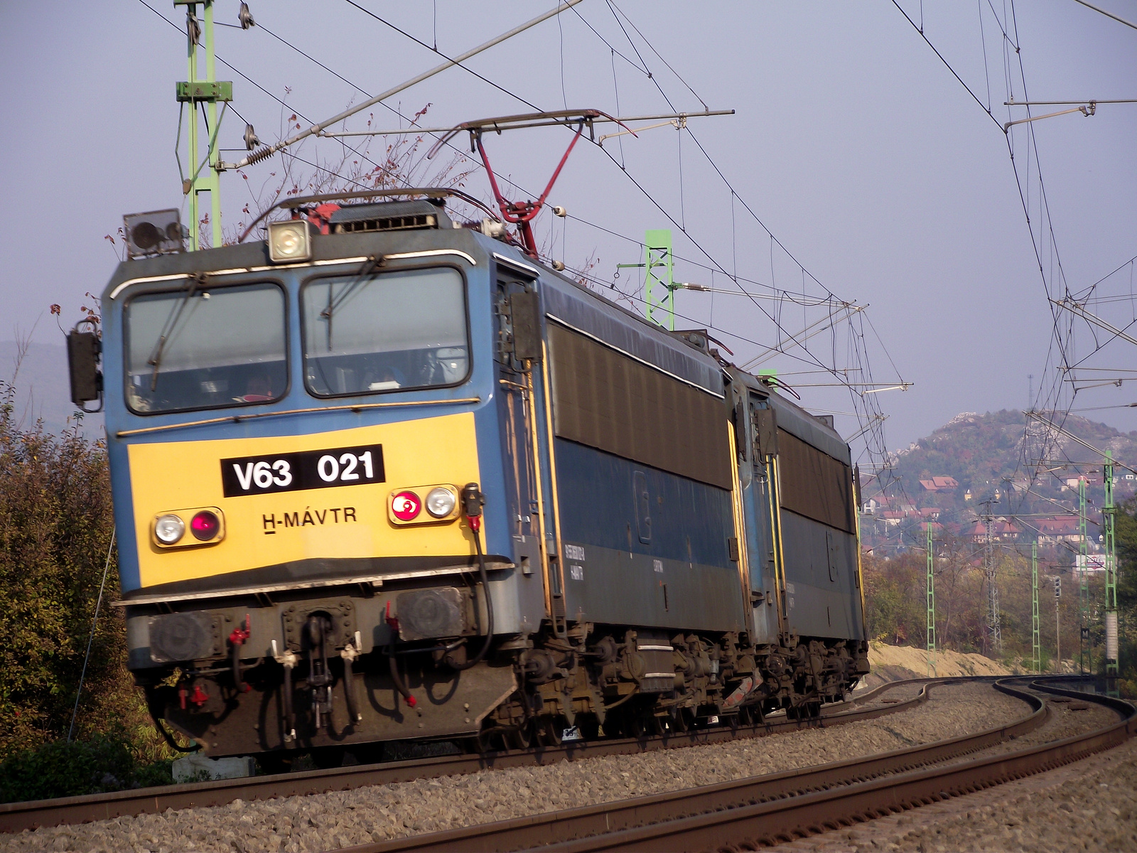 V63 021 + 020