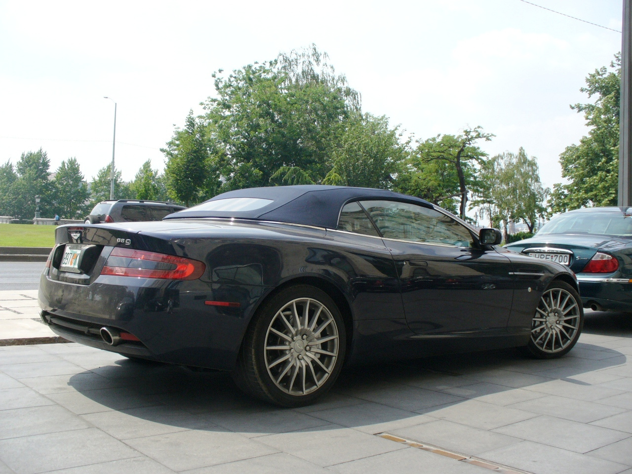 Aston Martin DB9 Volante