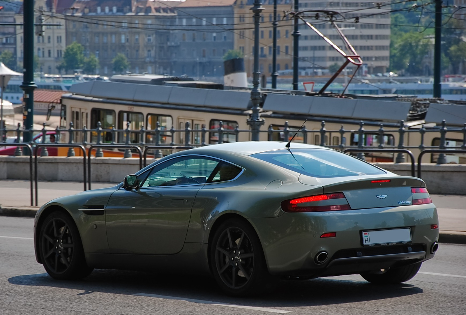 Aston Martin V8 Vantage