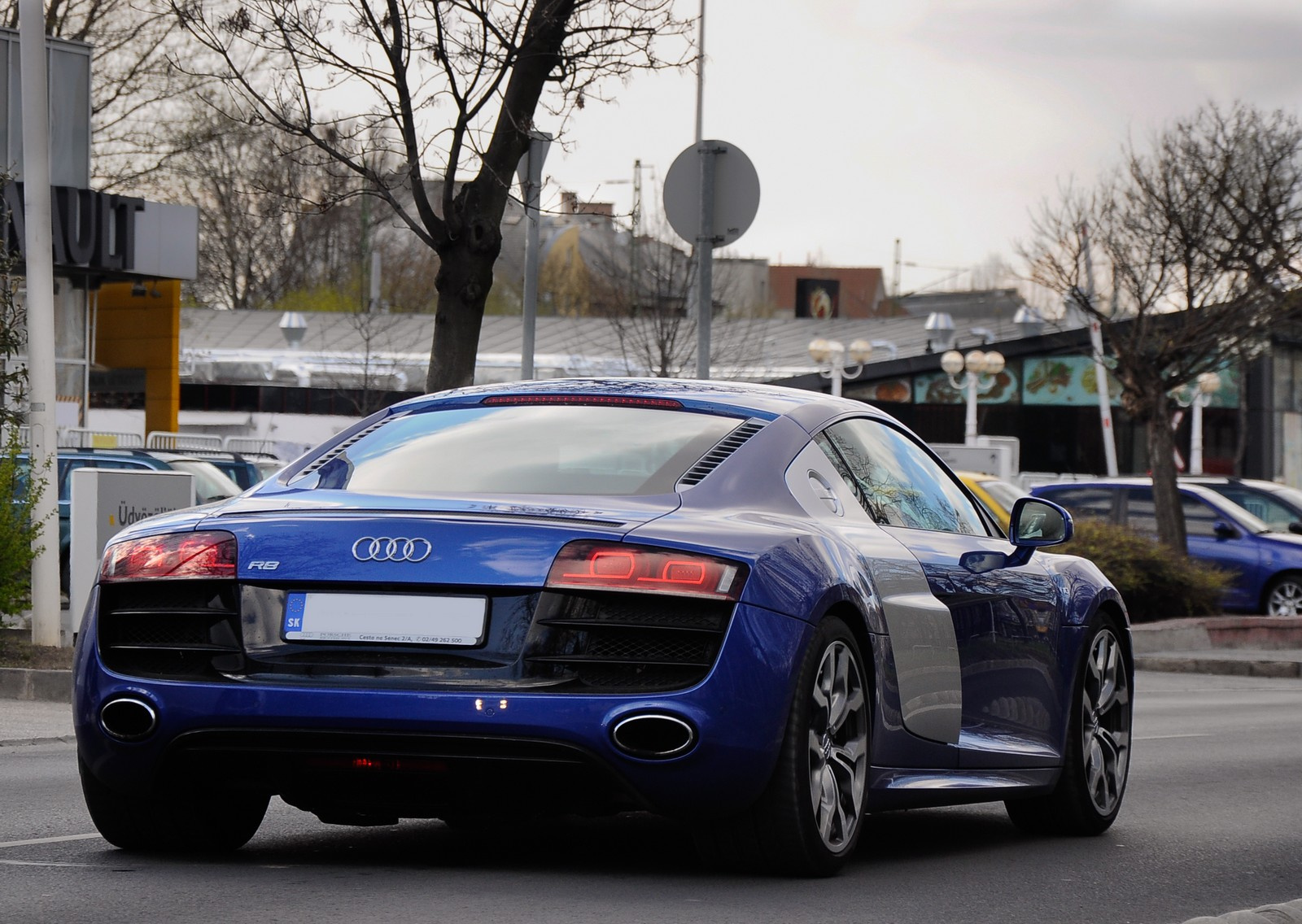 Audi R8 V10