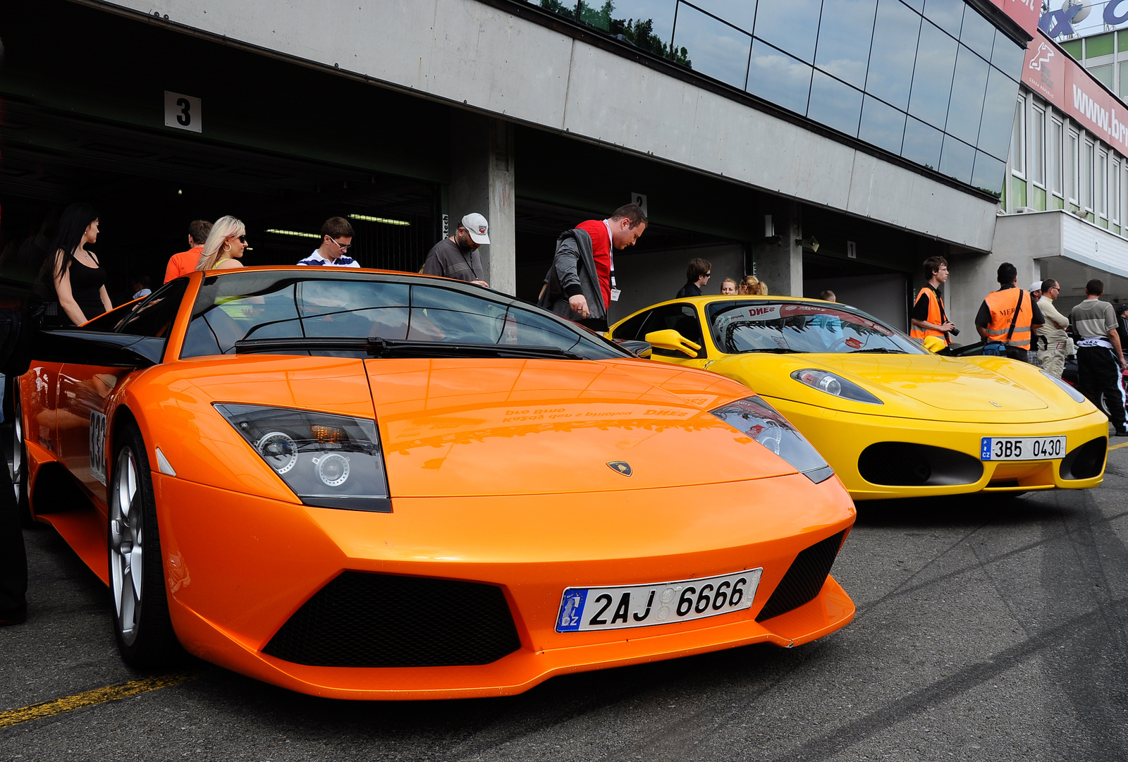 Lamborghini Murciélago LP640 - Ferrari F430