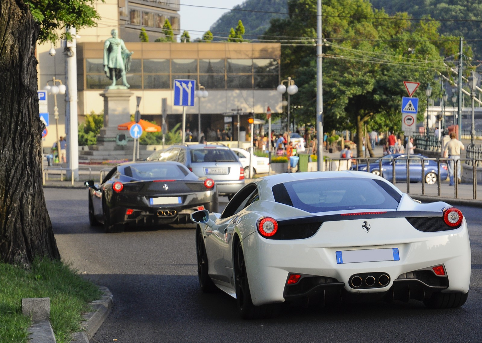 2X Ferrari 458 Italia