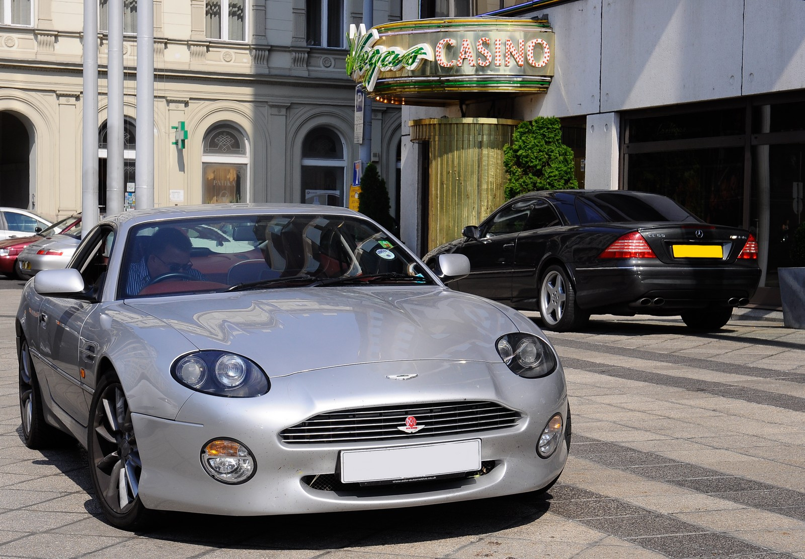 Aston Martin DB7 Vantage - Mercedes CL 55 AMG