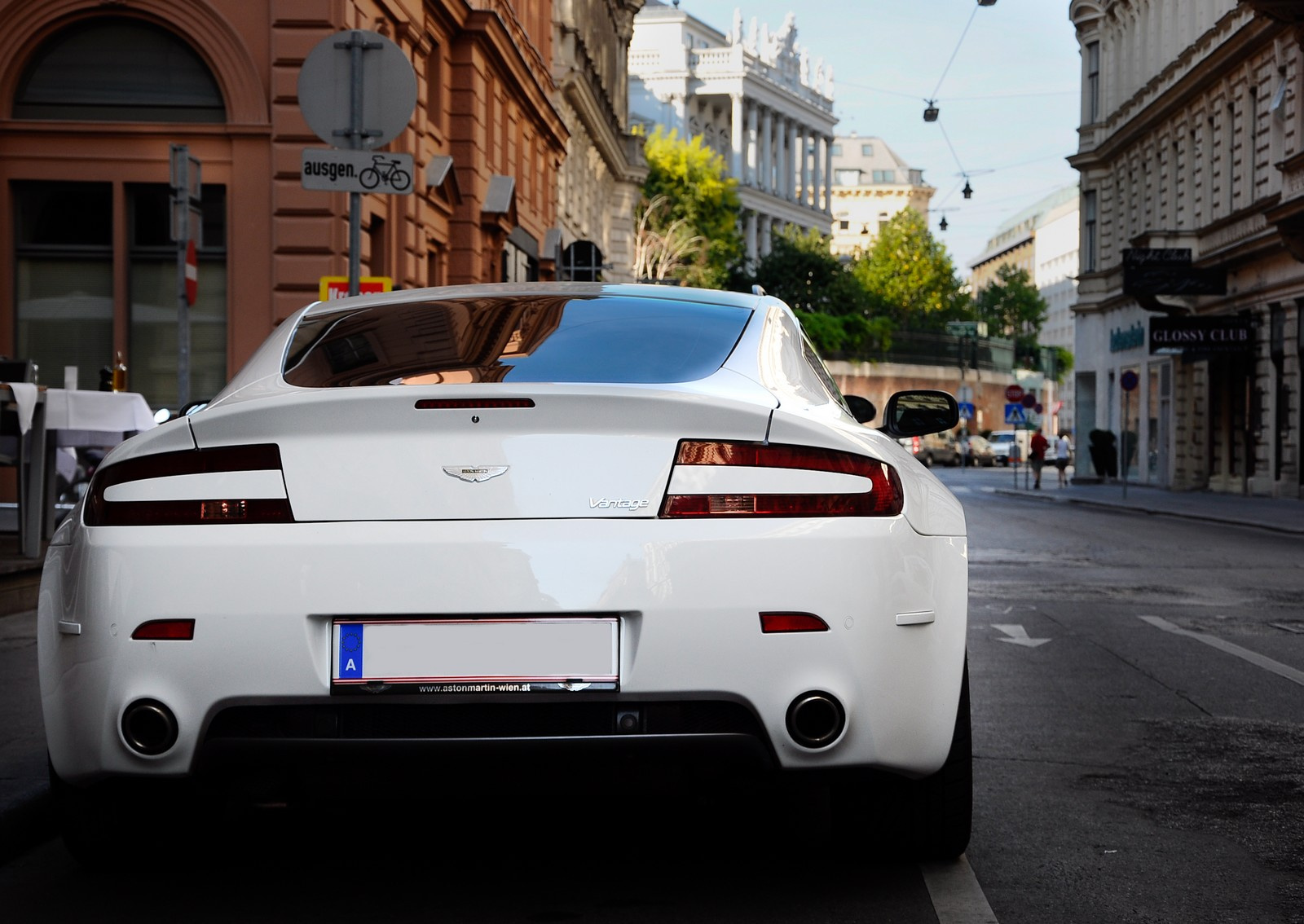 Aston Martin V8 Vantage