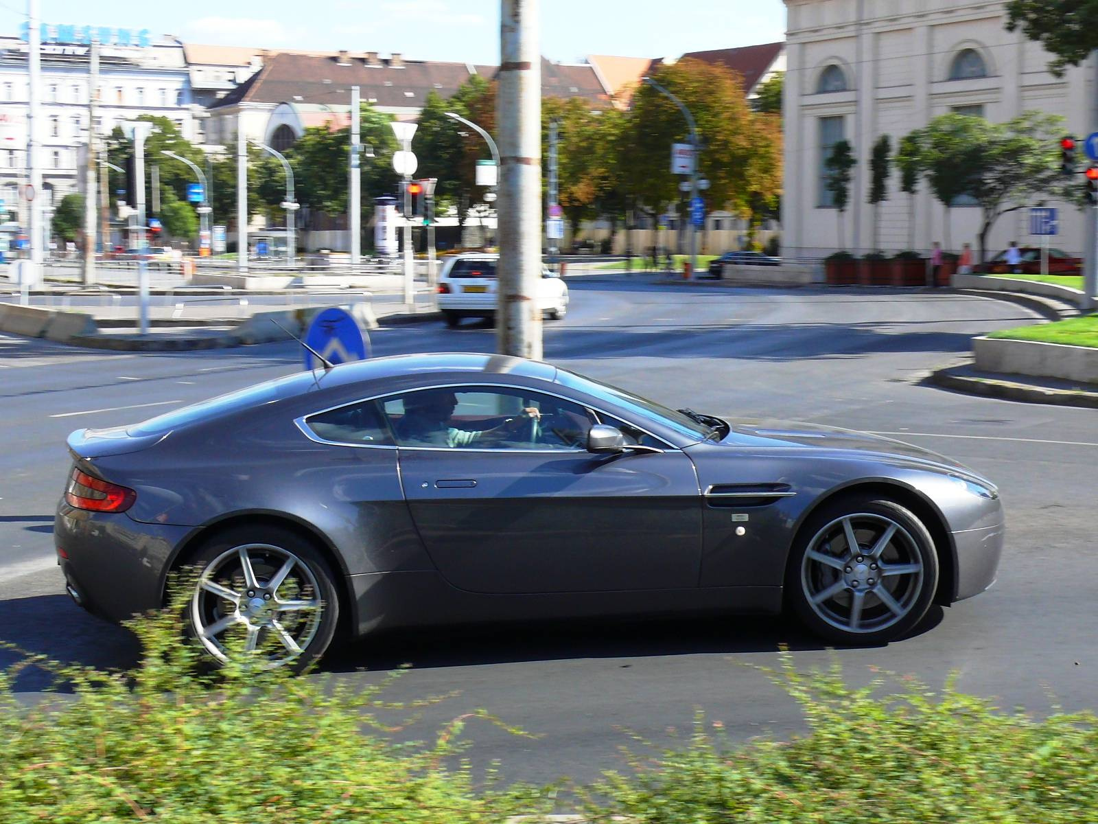 Aston Martin V8 Vantage