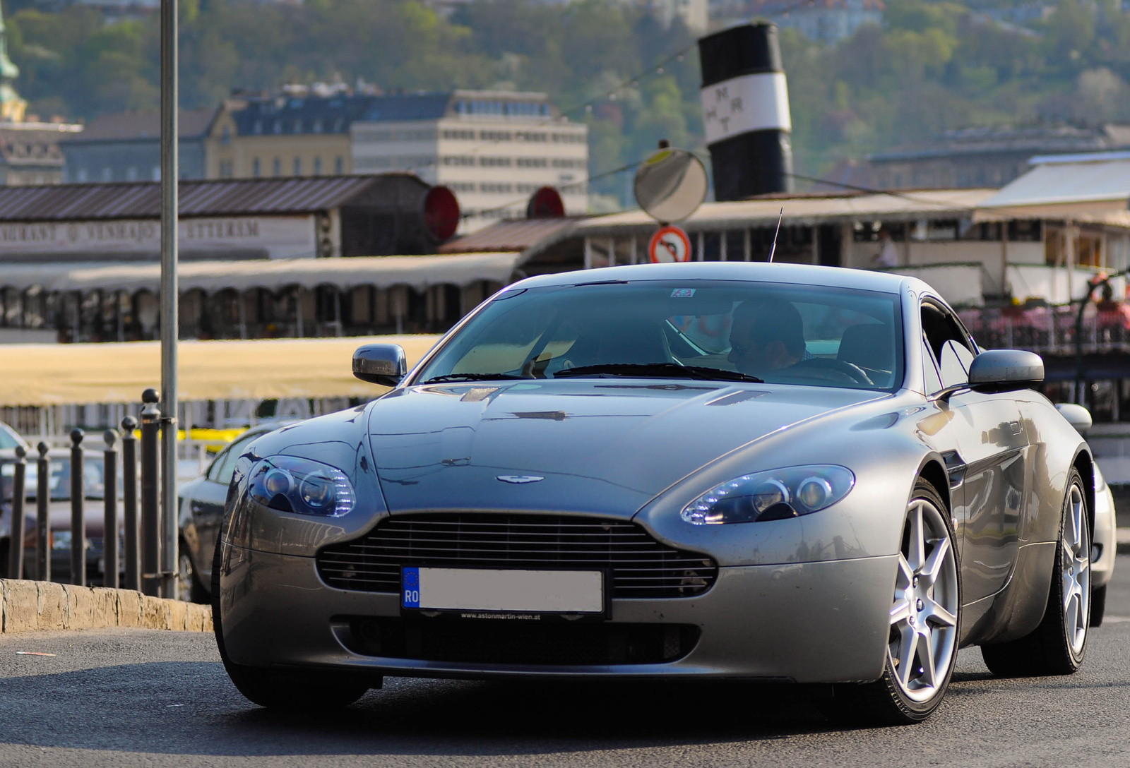 Aston Martin V8 Vantage