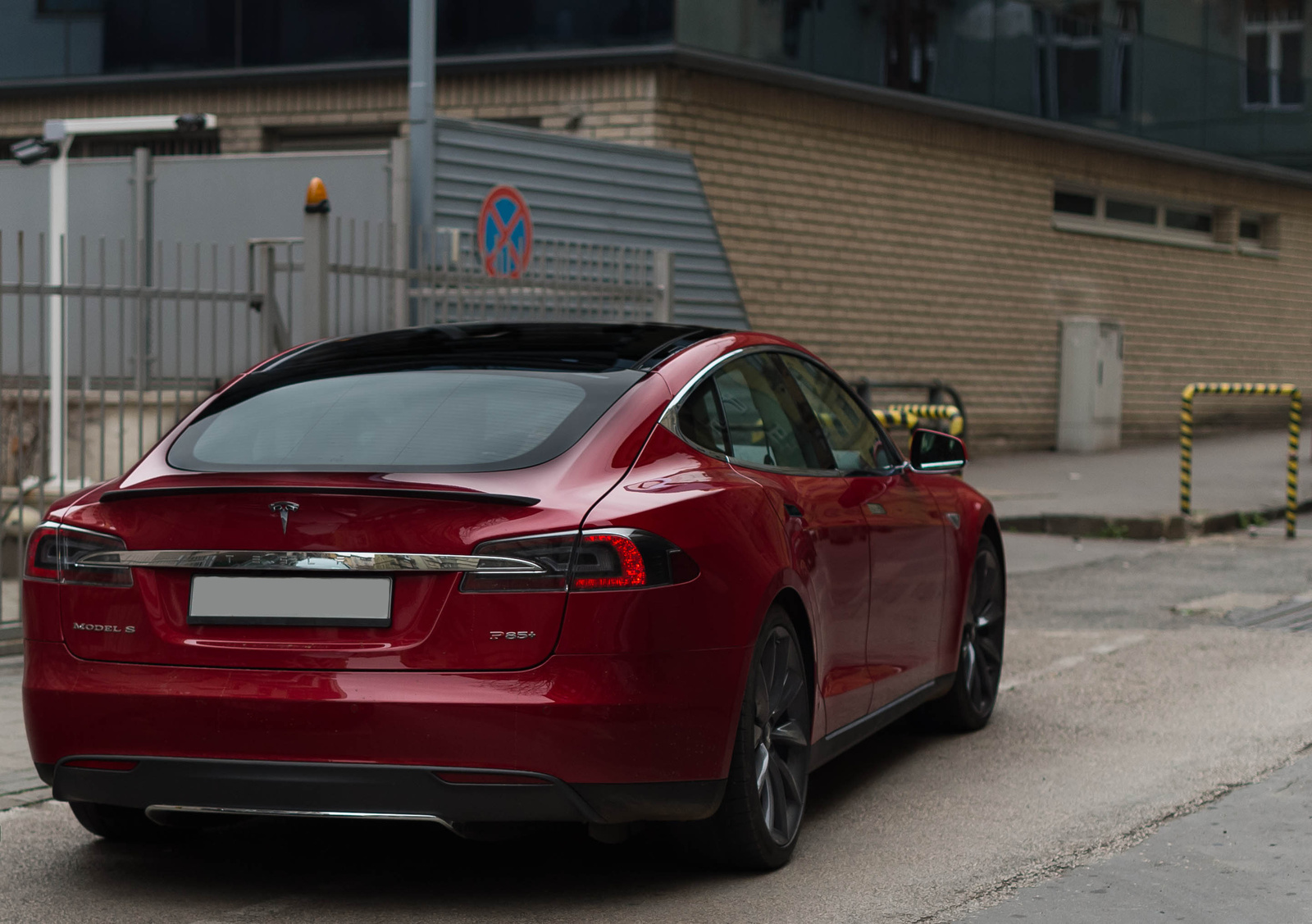 Tesla Model S Signature Performance