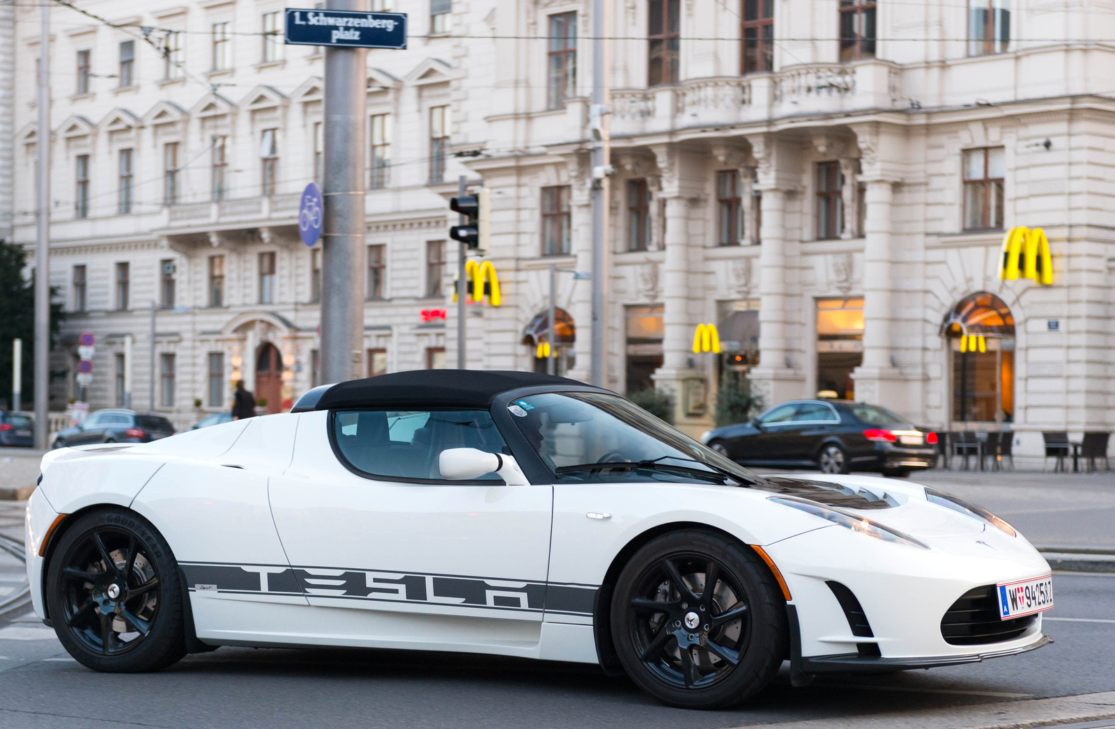 Tesla Roadster Sport