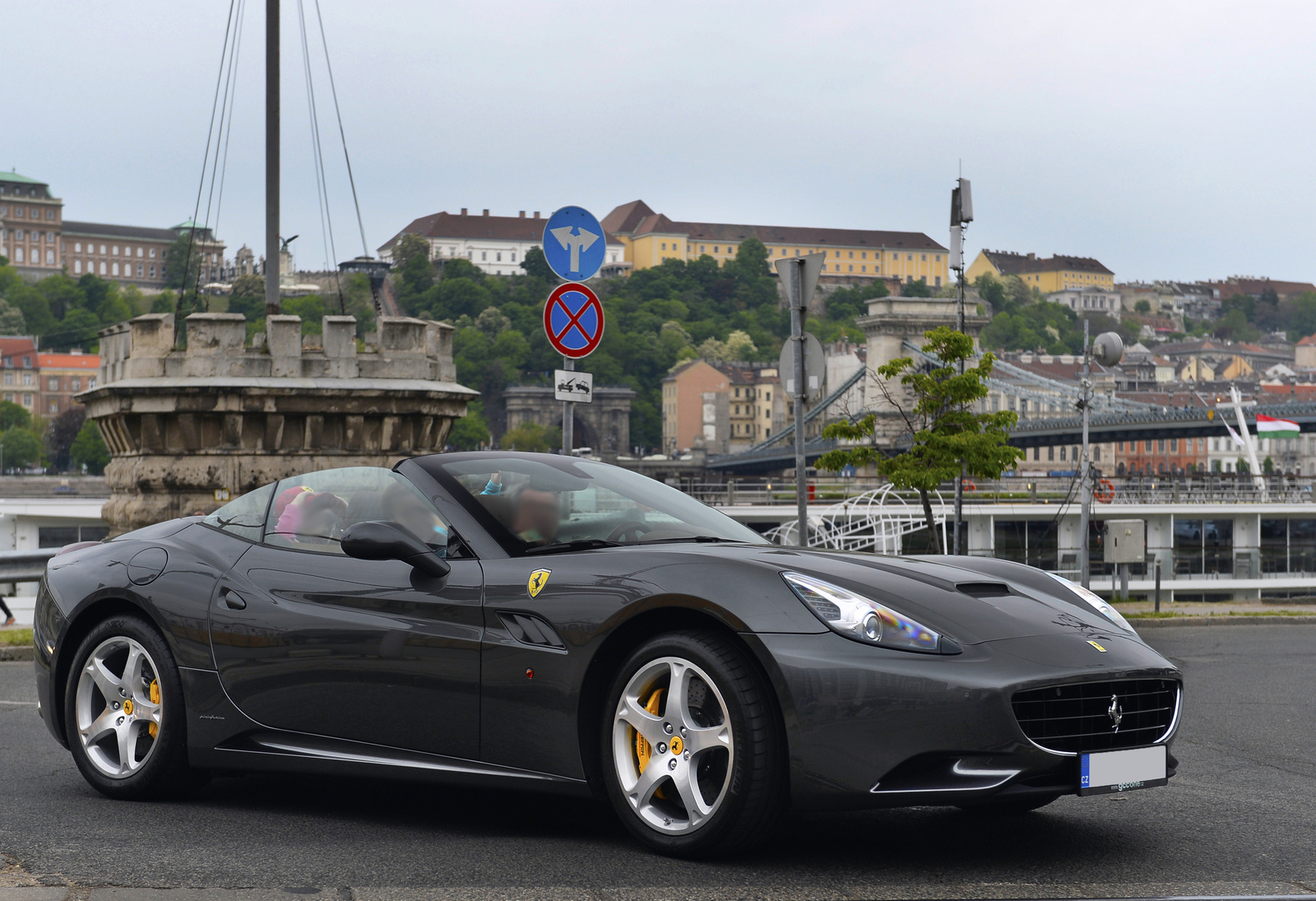 Ferrari California