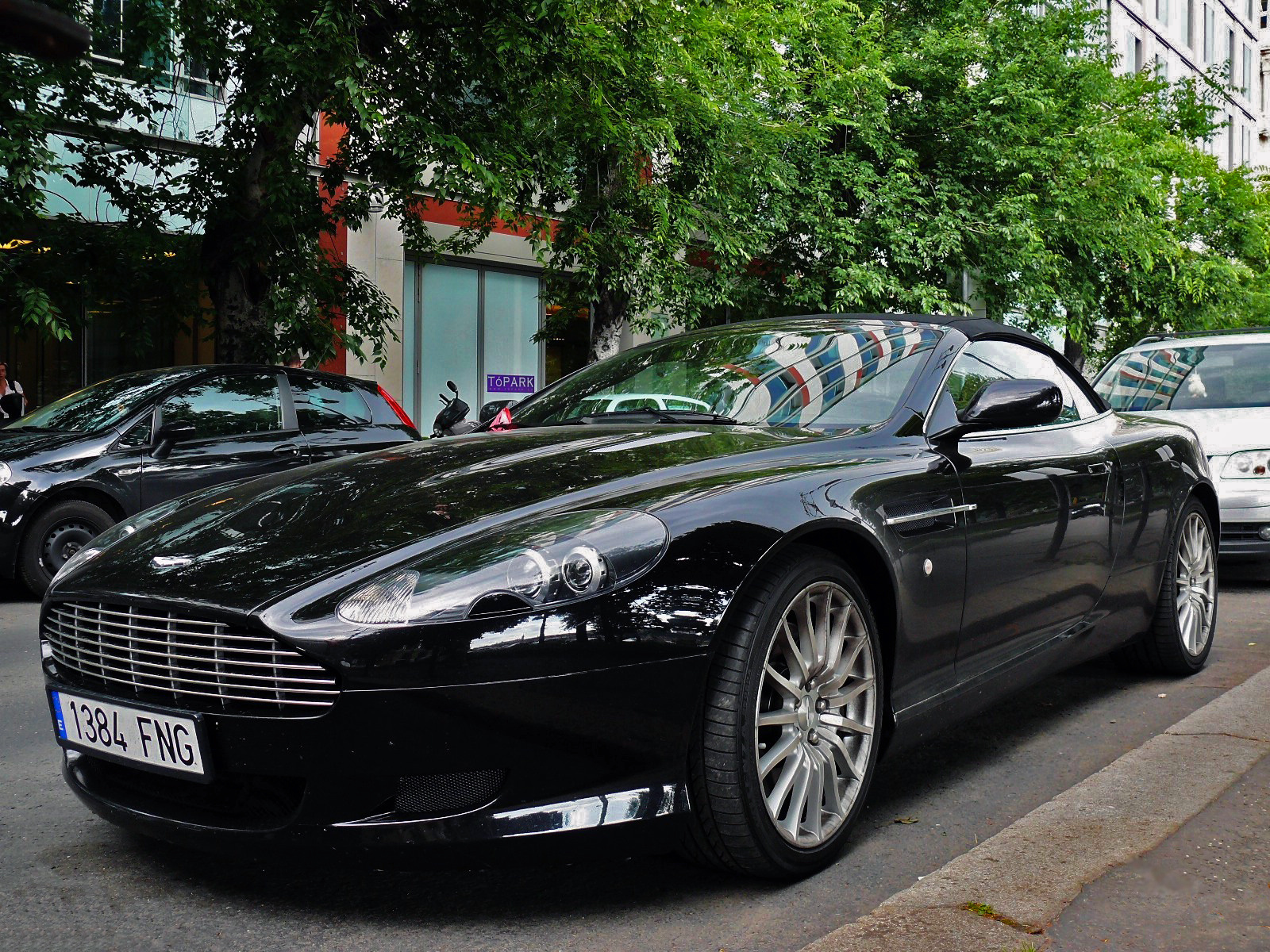 Aston Martin DB9 Volante