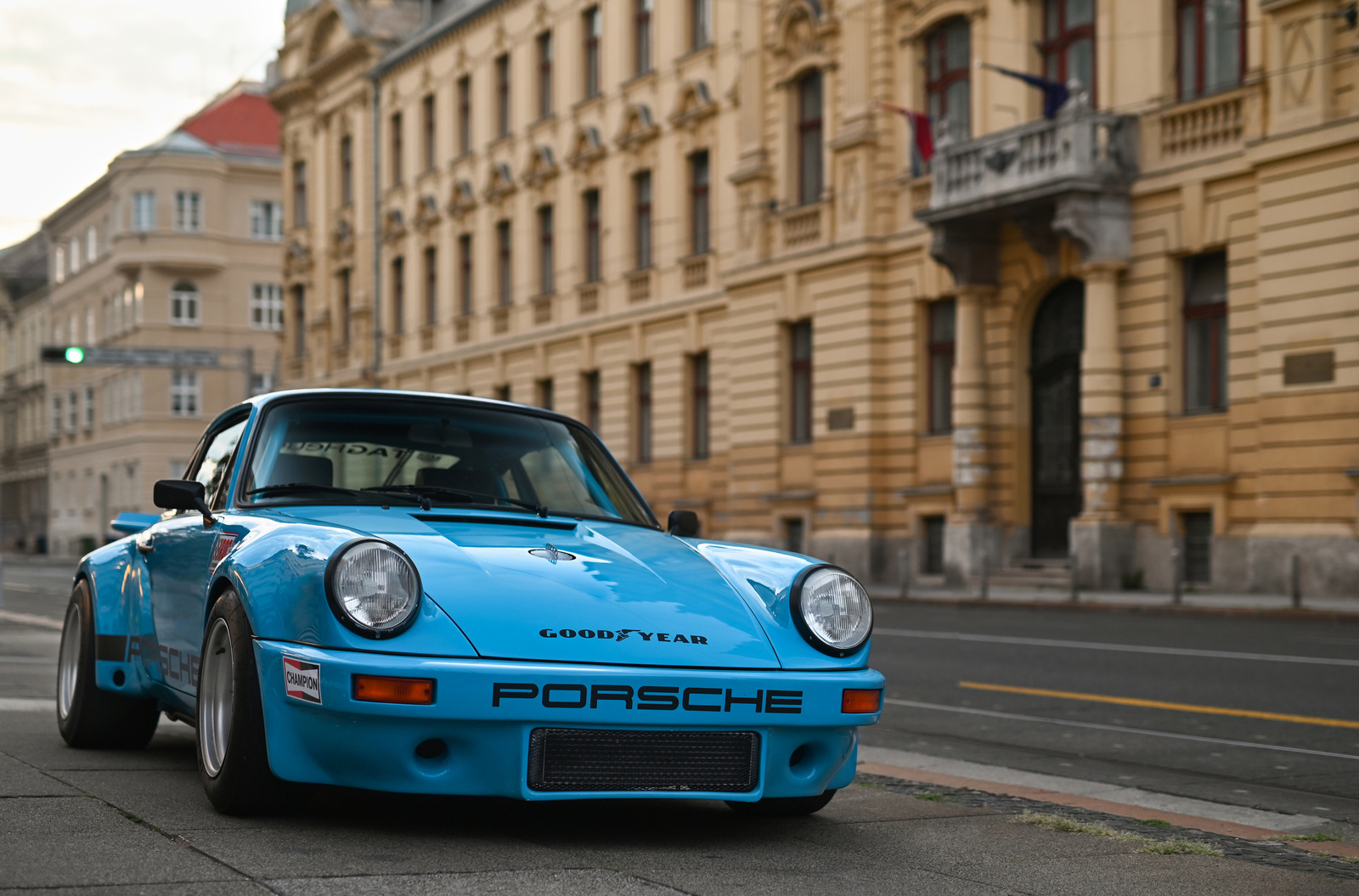 Porsche 911 RSR IROC