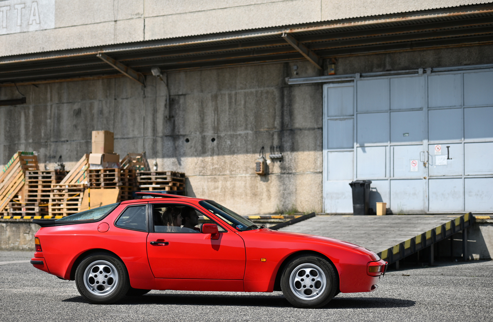 Porsche 944