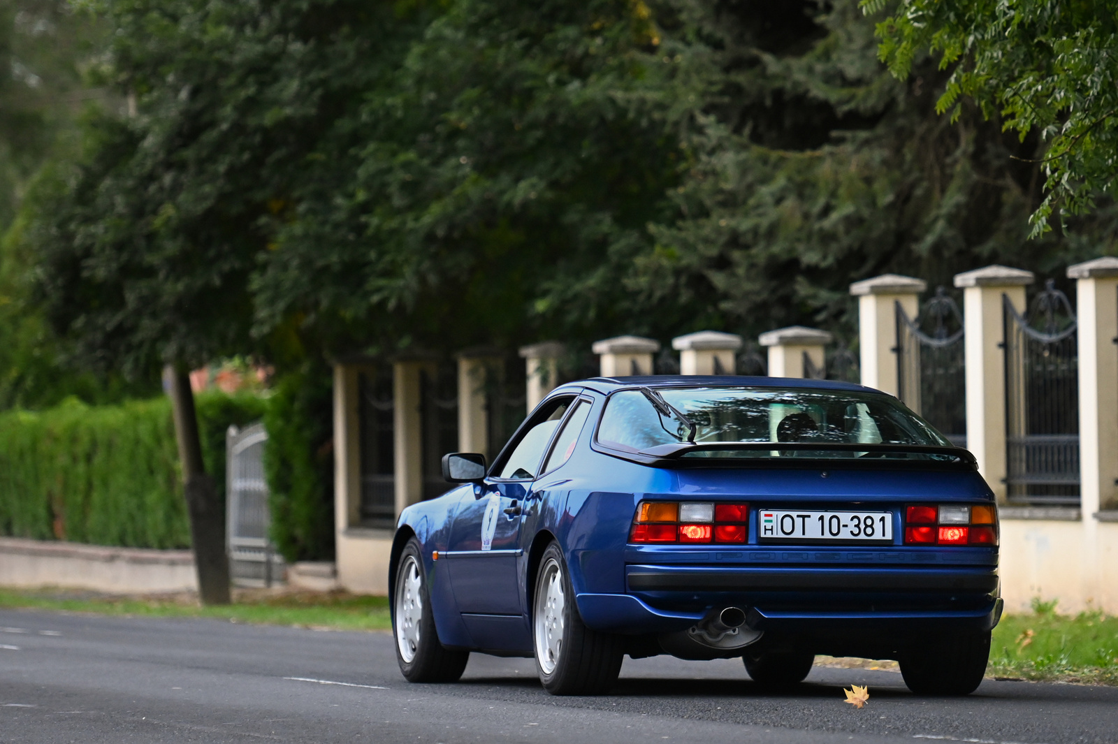 Porsche 944