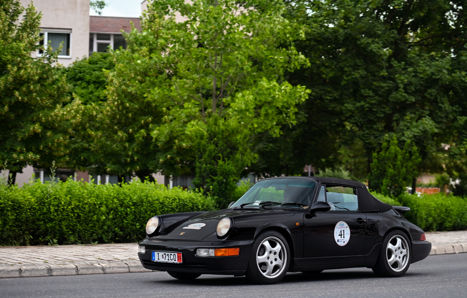 Porsche 911 Carrera 2 Cabrio