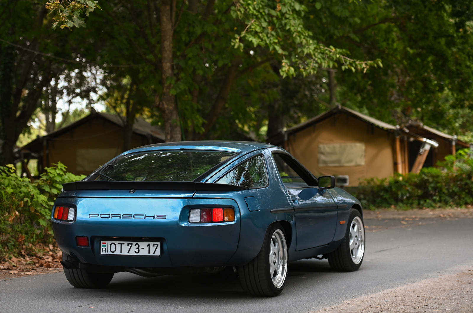 Porsche 928