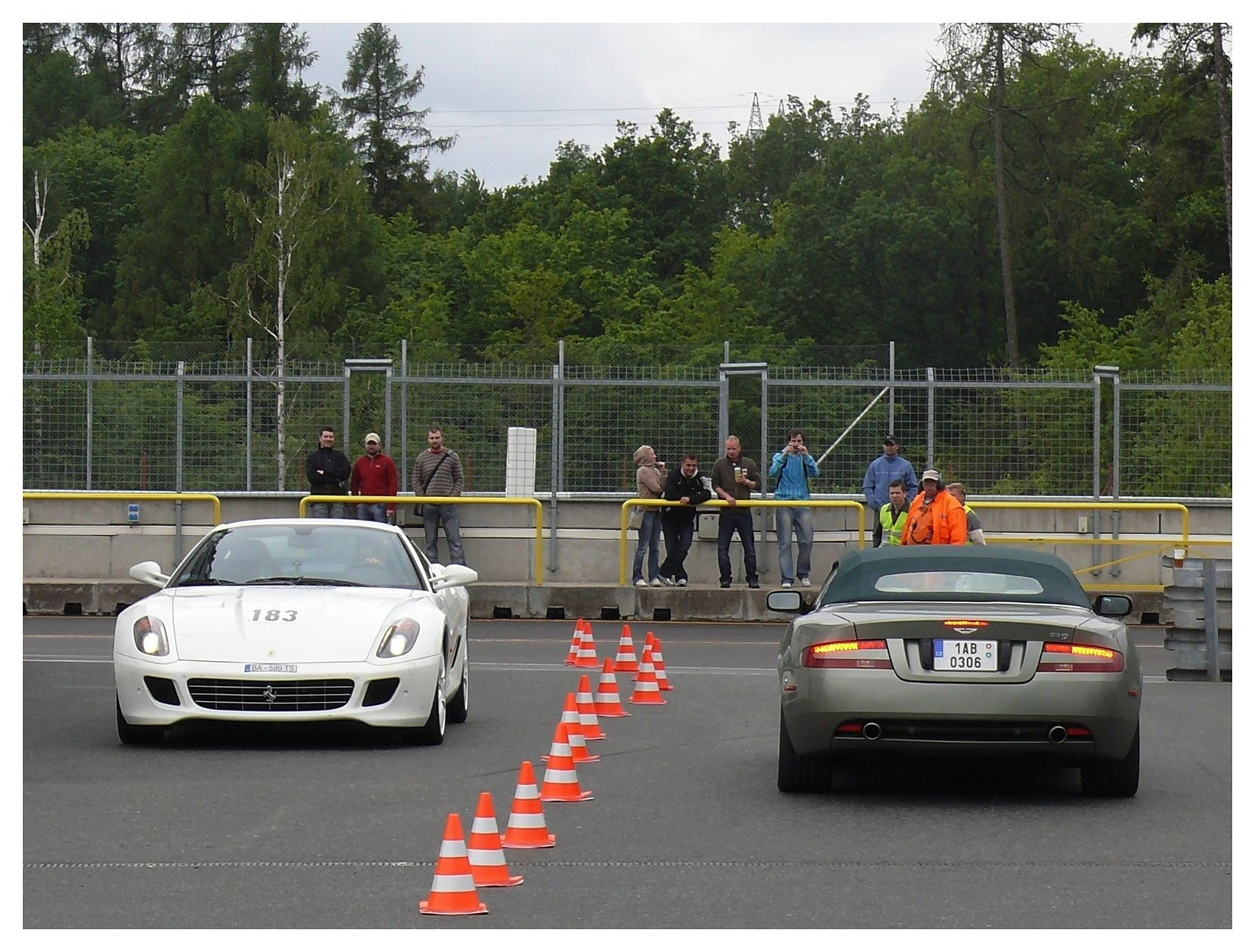 Ferrari 599 GTB - Aston Martin DB9 Volante combo