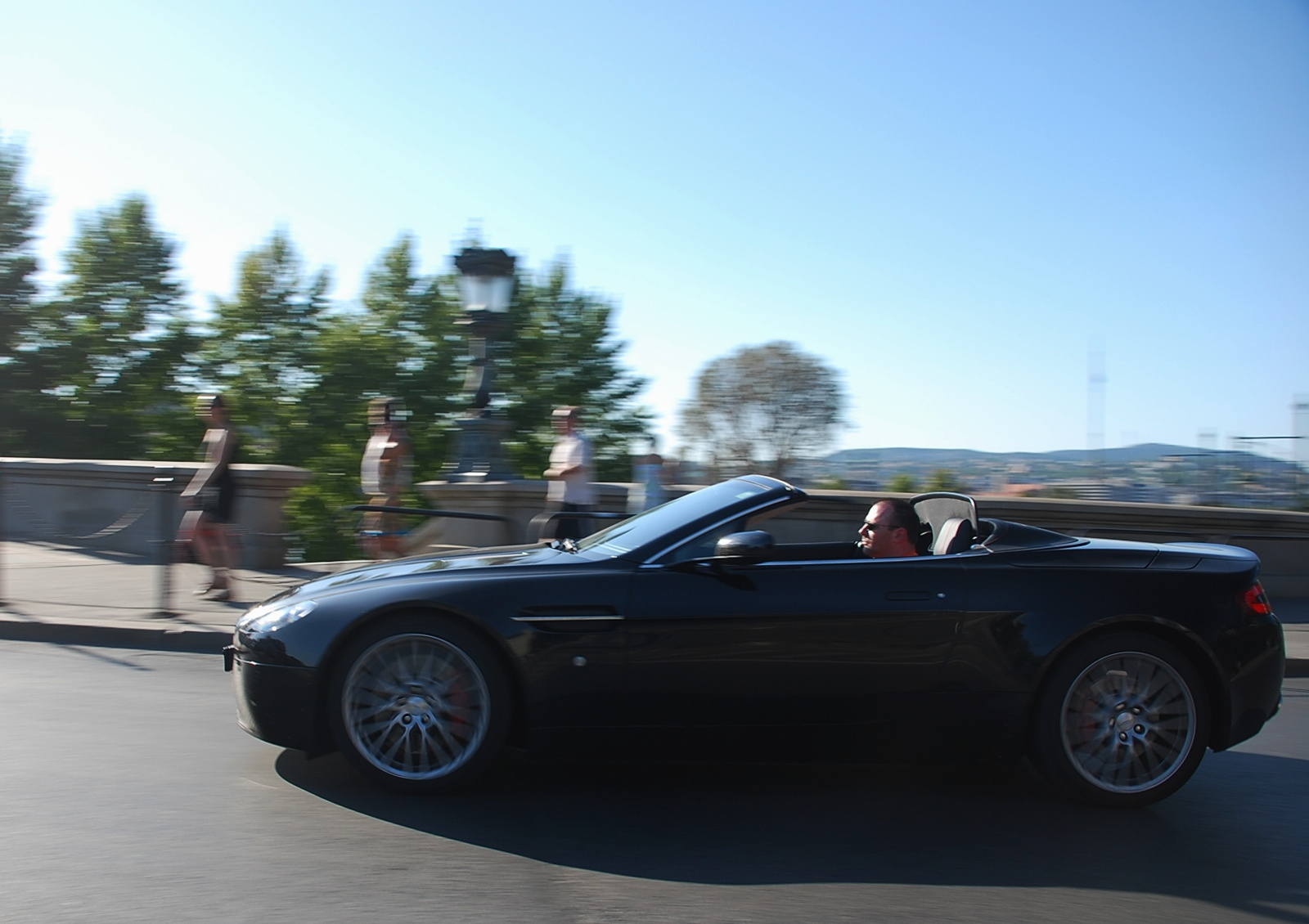 Aston Martin V8 Vantage Roadster