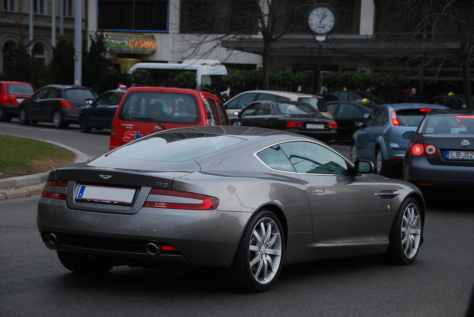 Aston Martin DB9