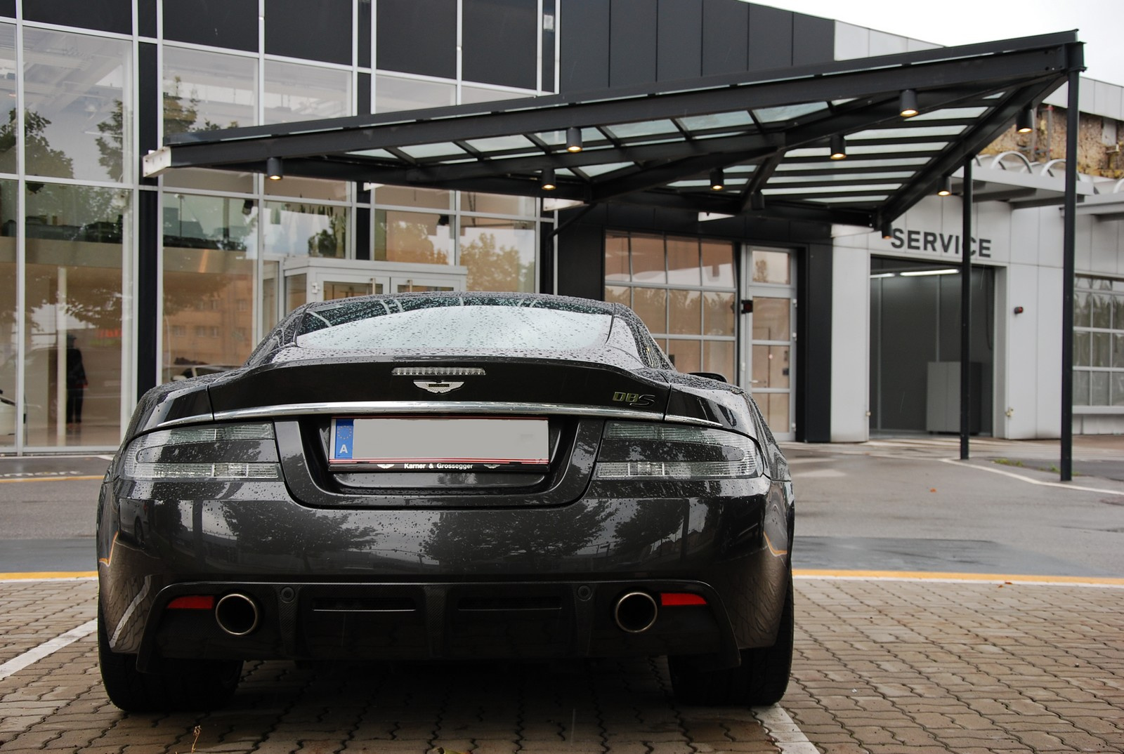 Aston Martin DBS