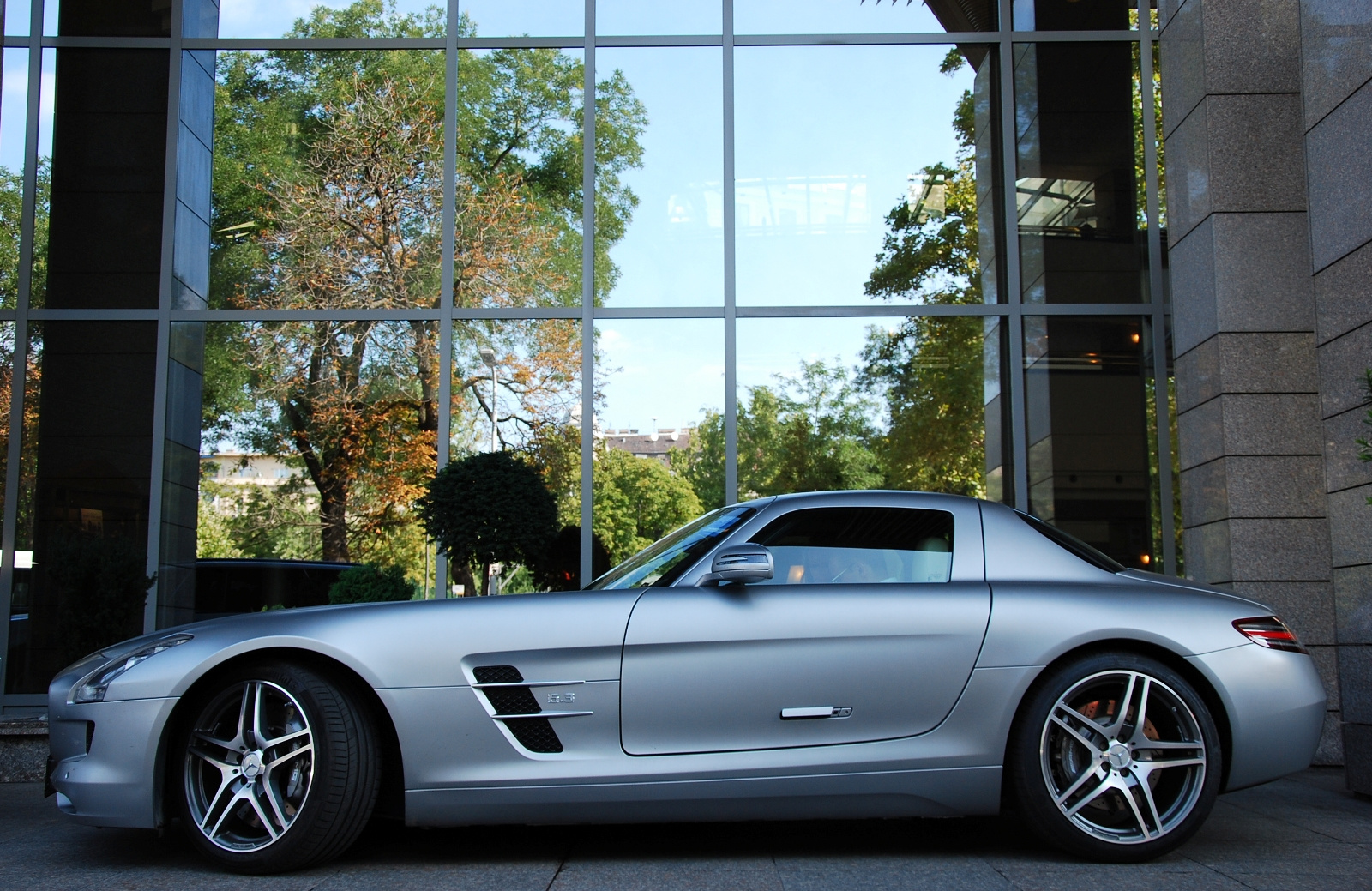 Mercedes SLS