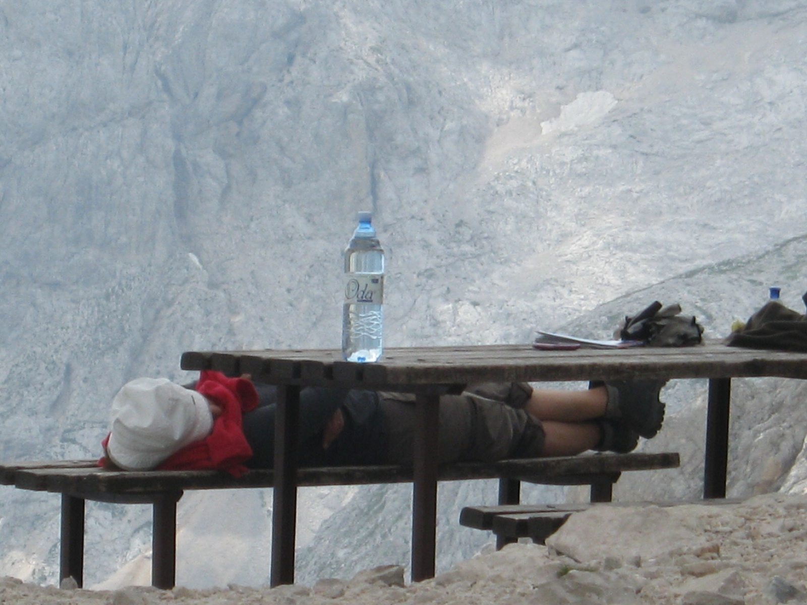 Triglav-túra Dom Planika Juli alszik 1 20110821-22