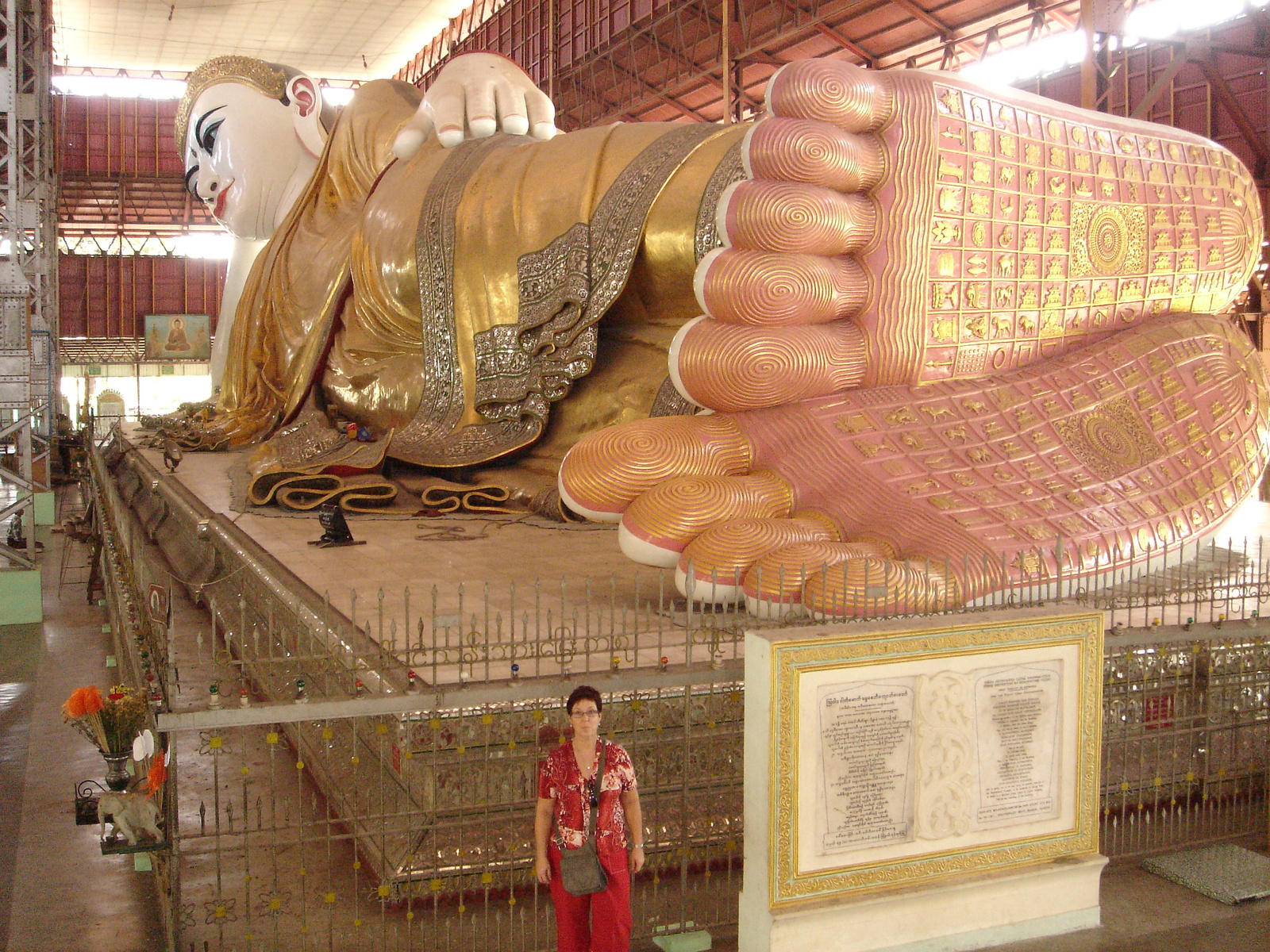 Yangon Fekvő Budha