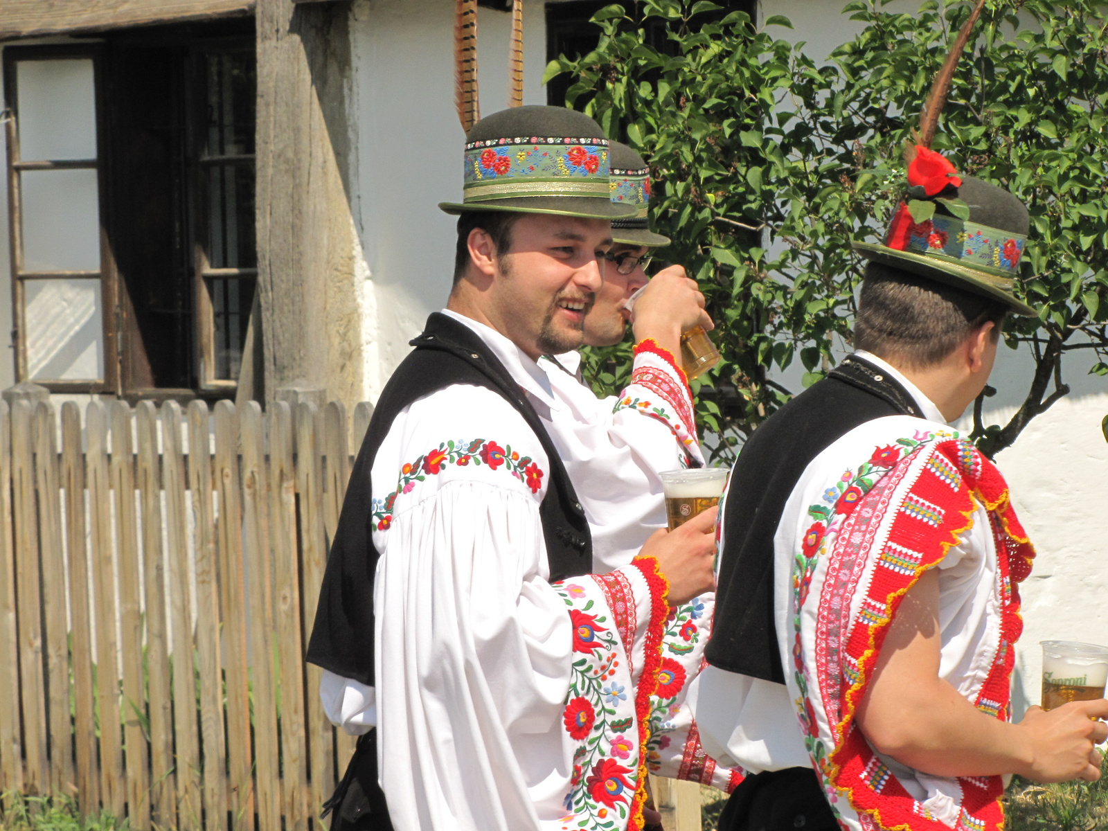 Szentendre - Skanzen, Pünkösdi sokadalom, SzG3