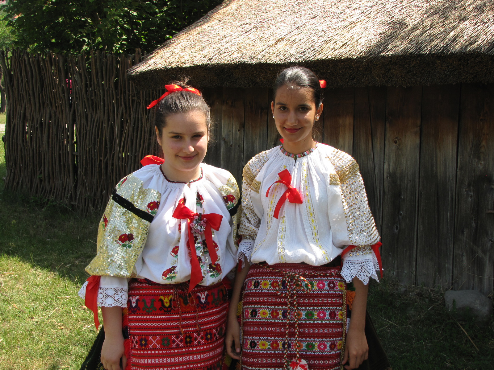 Szentendre - Skanzen, Pünkösdi sokadalom, SzG3