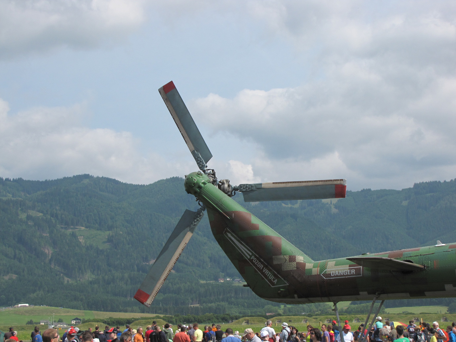 Ausztria, Zeltweg, Airpower 2013, Mil MI-17, SzG3