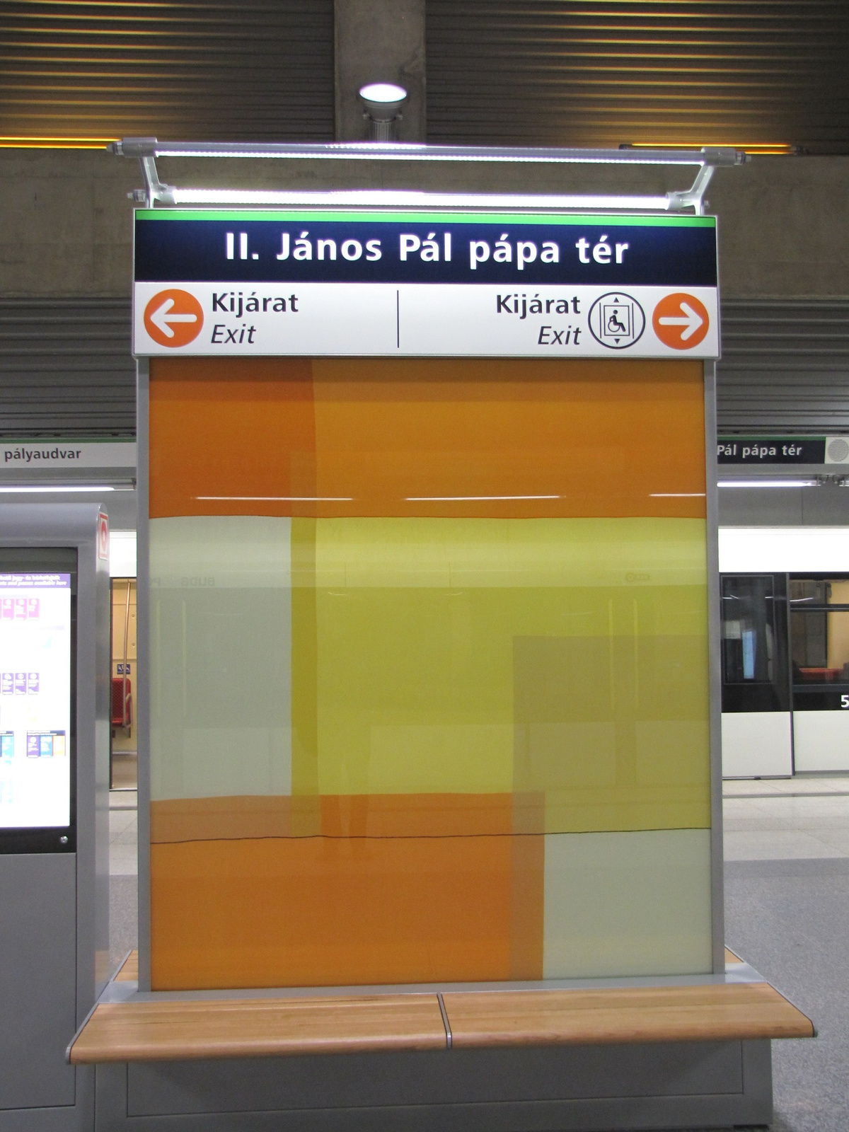 Budapest, a 4-es metró II. János Pál pápa téri megállója, SzG3