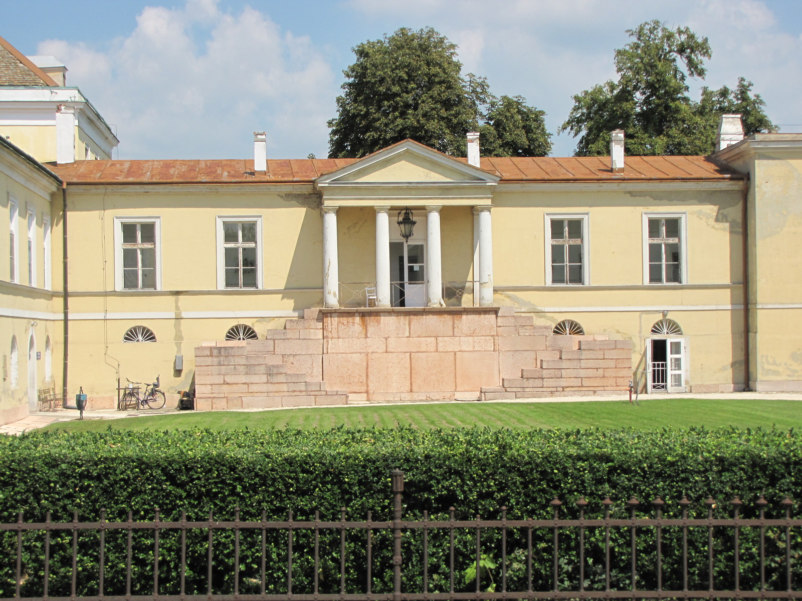 Magyarország, Csákvár, az Esterházy kastély, SzG3