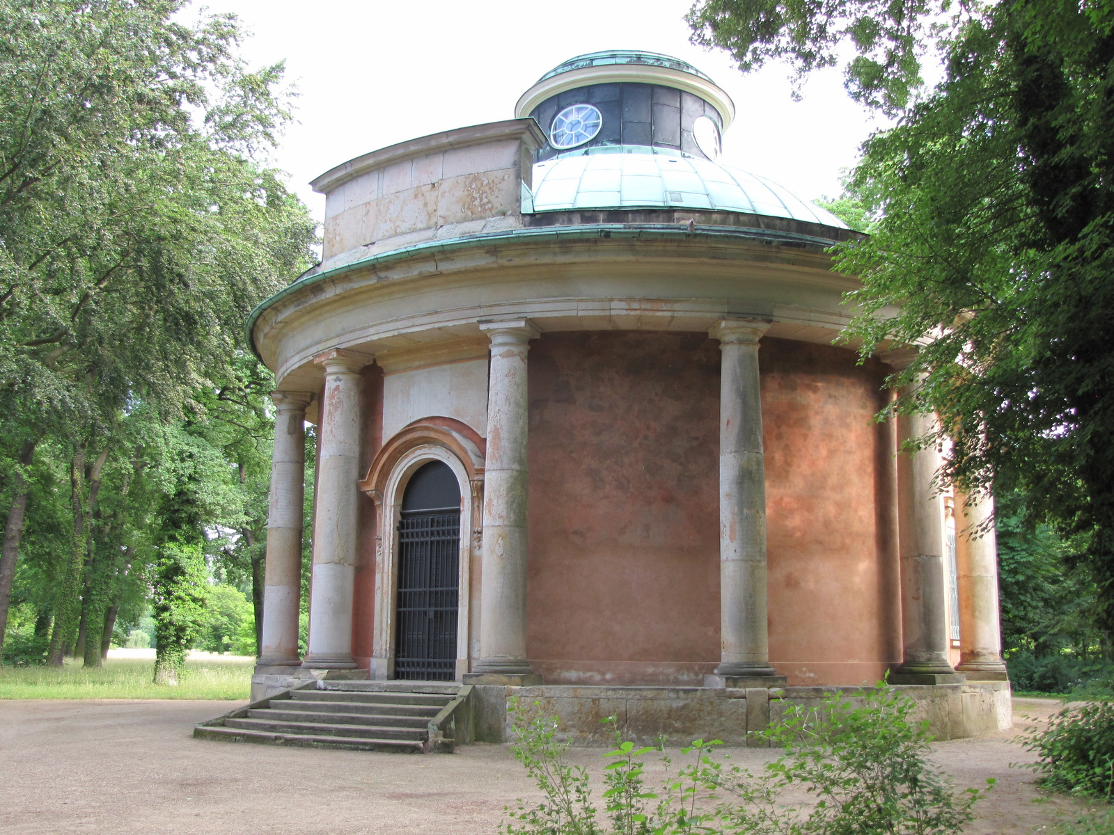 Potsdam, Sanssouci, az antik templom, SzG3