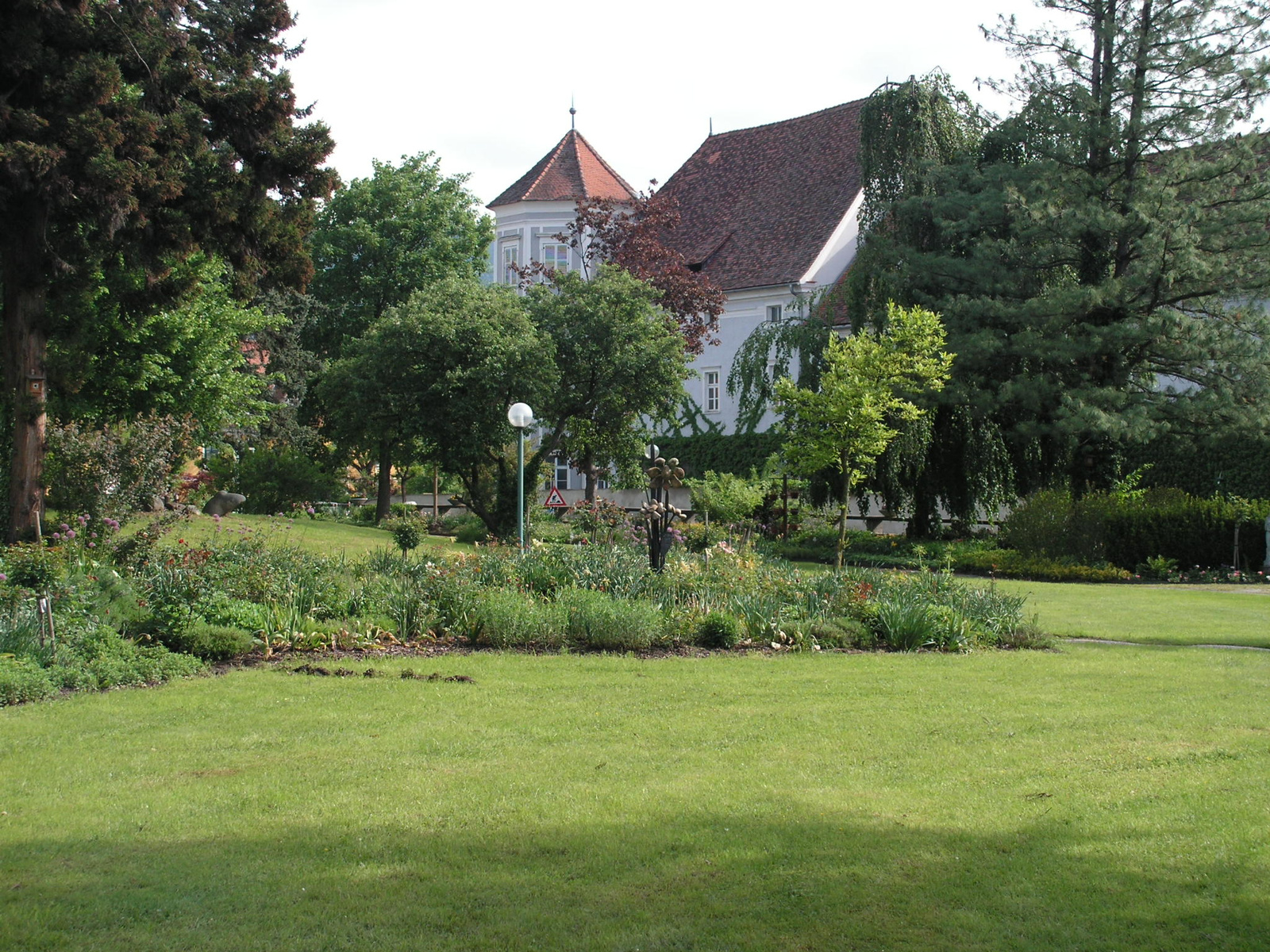 Ausztria, Pöllau, a kastélypark (der Schlosspark in Pöllau), SzG