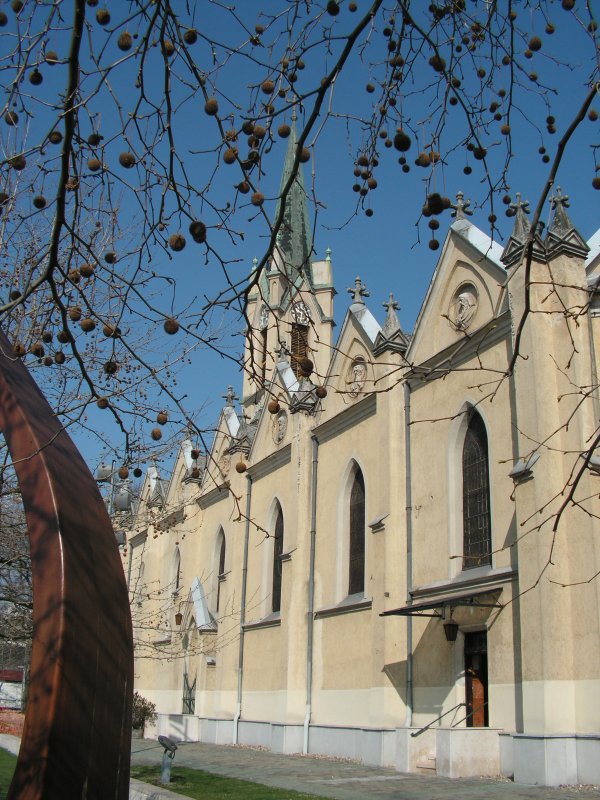 Budapest, az Egek Királynéja templom, SzG3