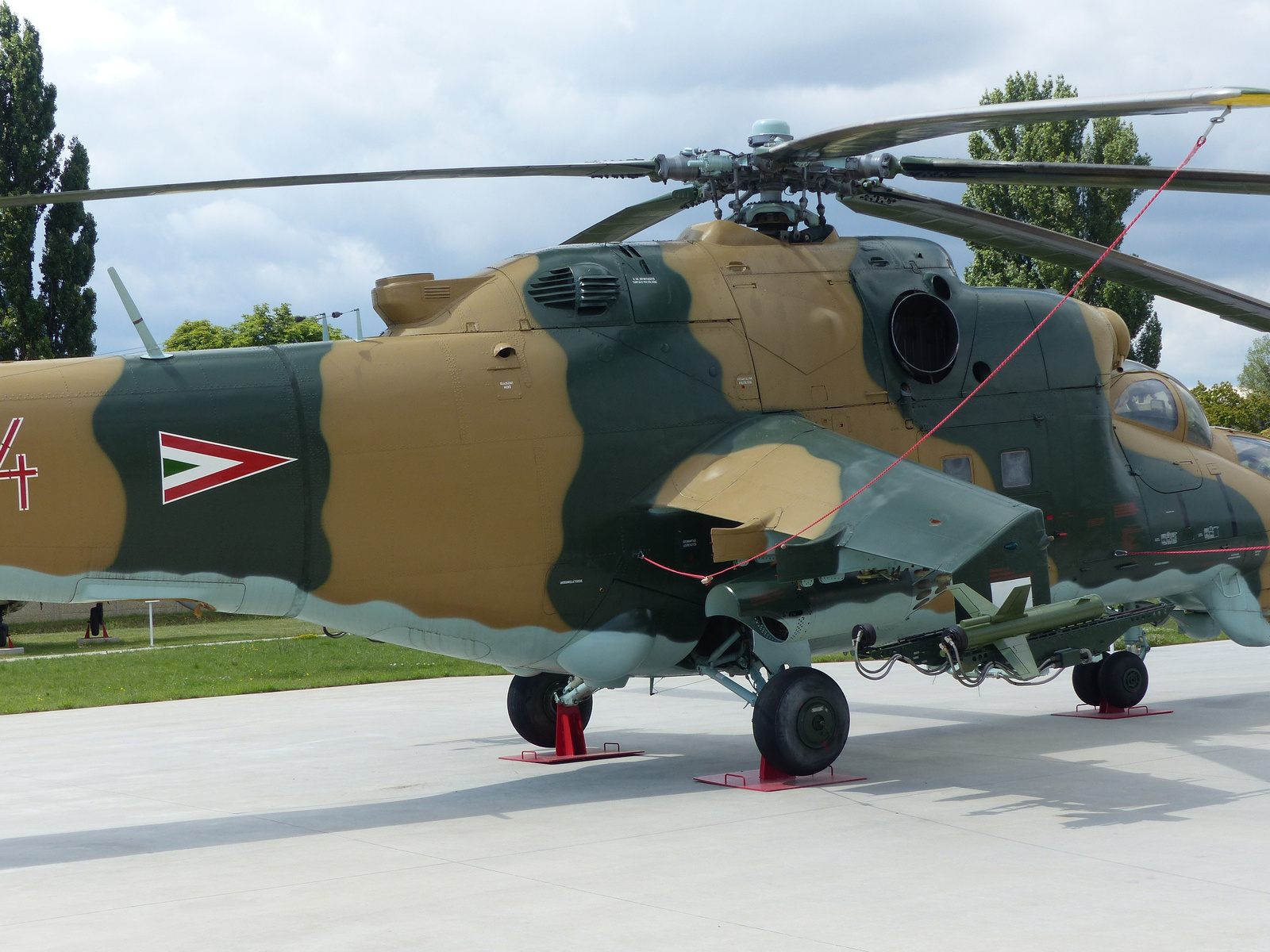 Szolnok, Rep Tár, MIL MI-24D (Hind), SzG3