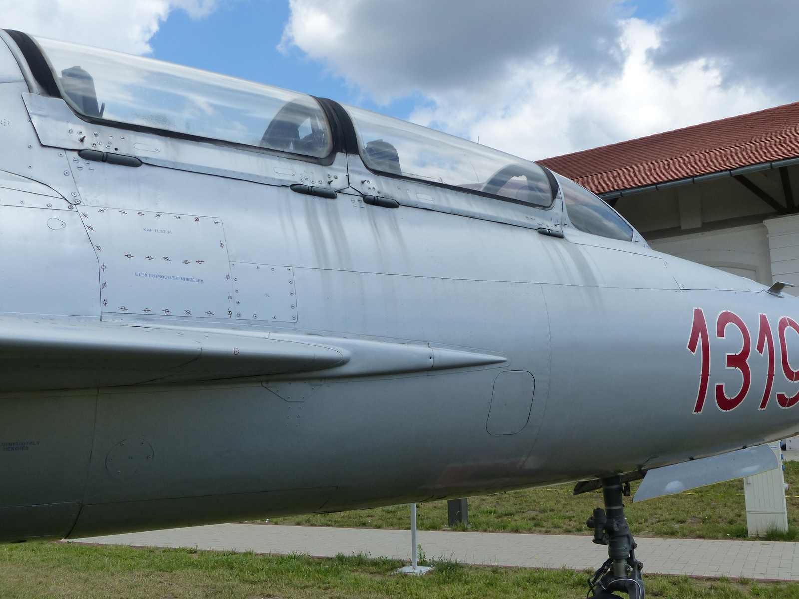 Szolnok, Rep Tár, MIG-21U-400 (Mongol-A), SzG3