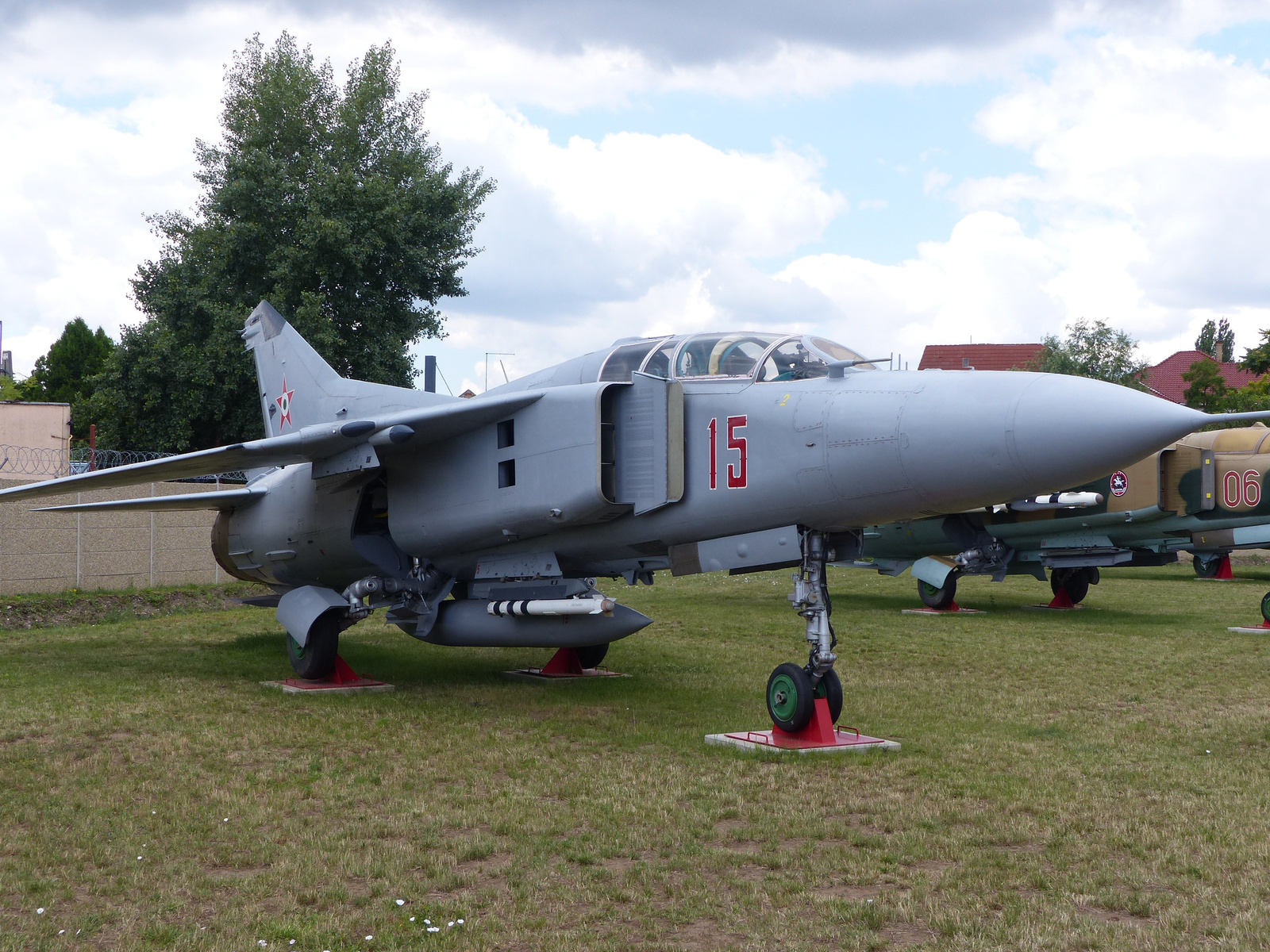 Szolnok, Rep Tár, MIG-23UB (Flogger C), SzG3