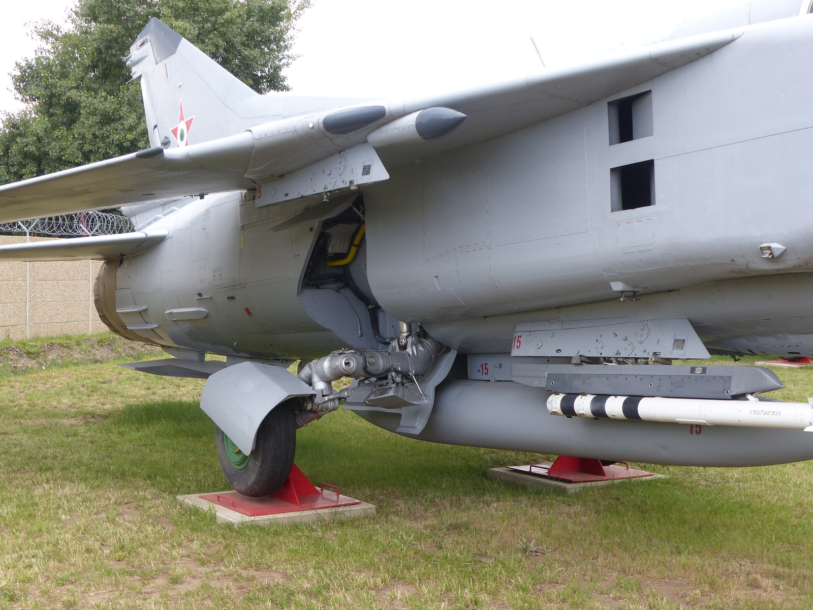 Szolnok, Rep Tár, MIG-23UB (Flogger C), SzG3