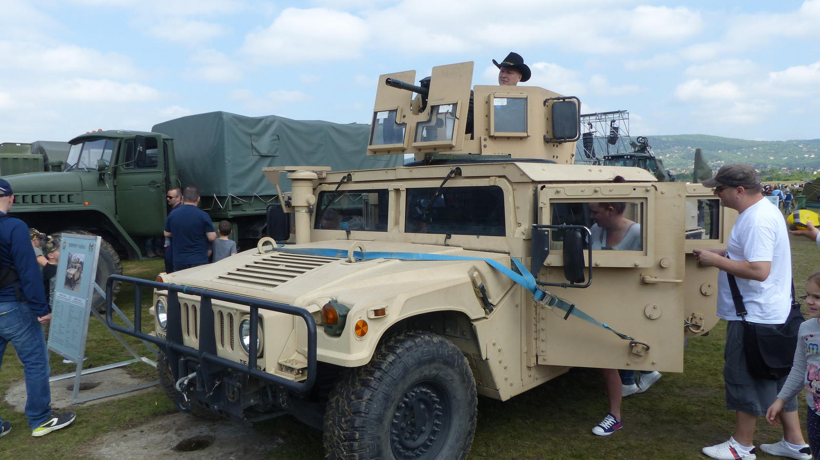 Budaörs, Honvédelem napja, 2019, HMMWV 1165A1, SzG3