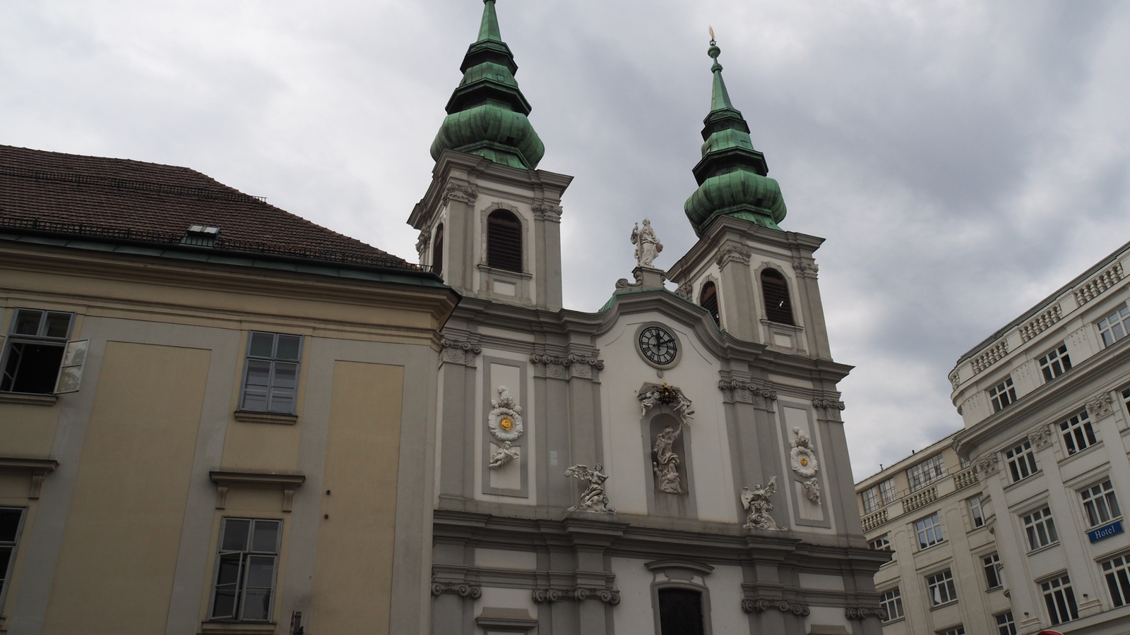 Bécs, Katholische Kirche Mariahilf, SzG3