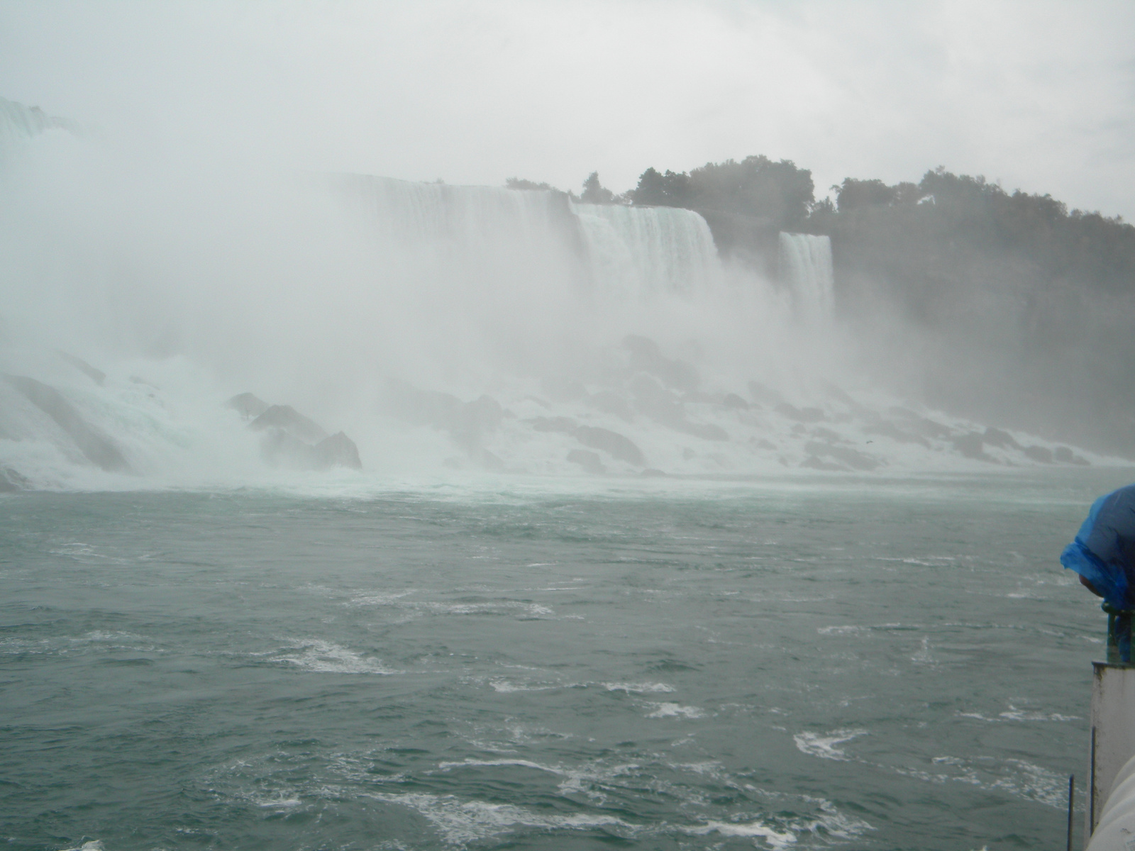 Niagara-29-Maid of the mist