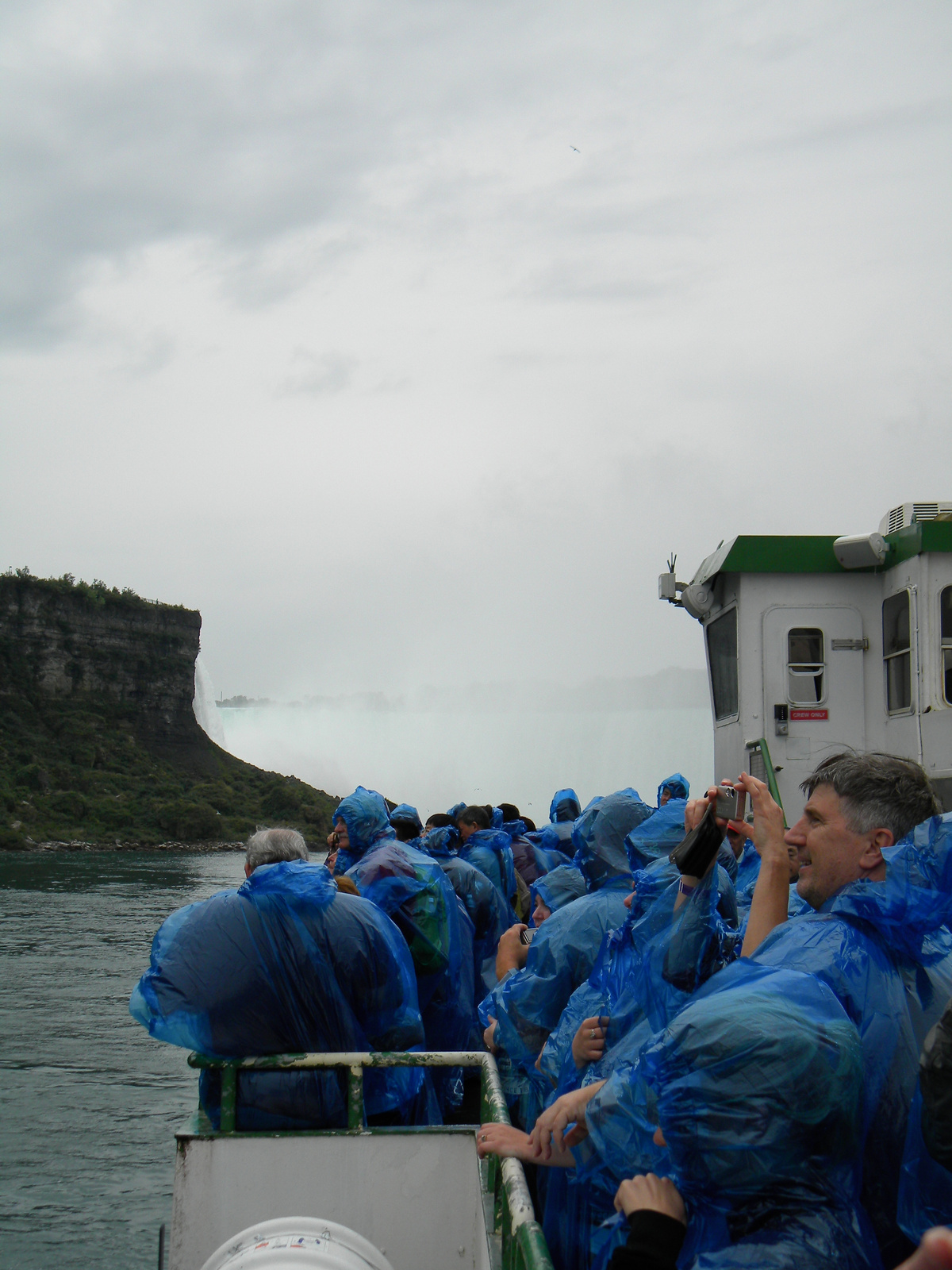 Niagara-33-Maid of the mist