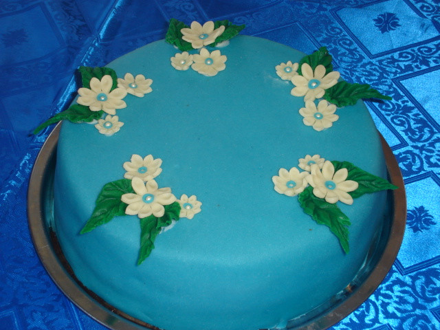 Kis virágos torta