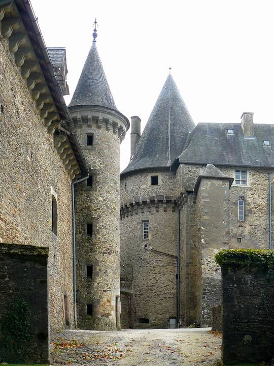 Correze - Chateau de Pompadour