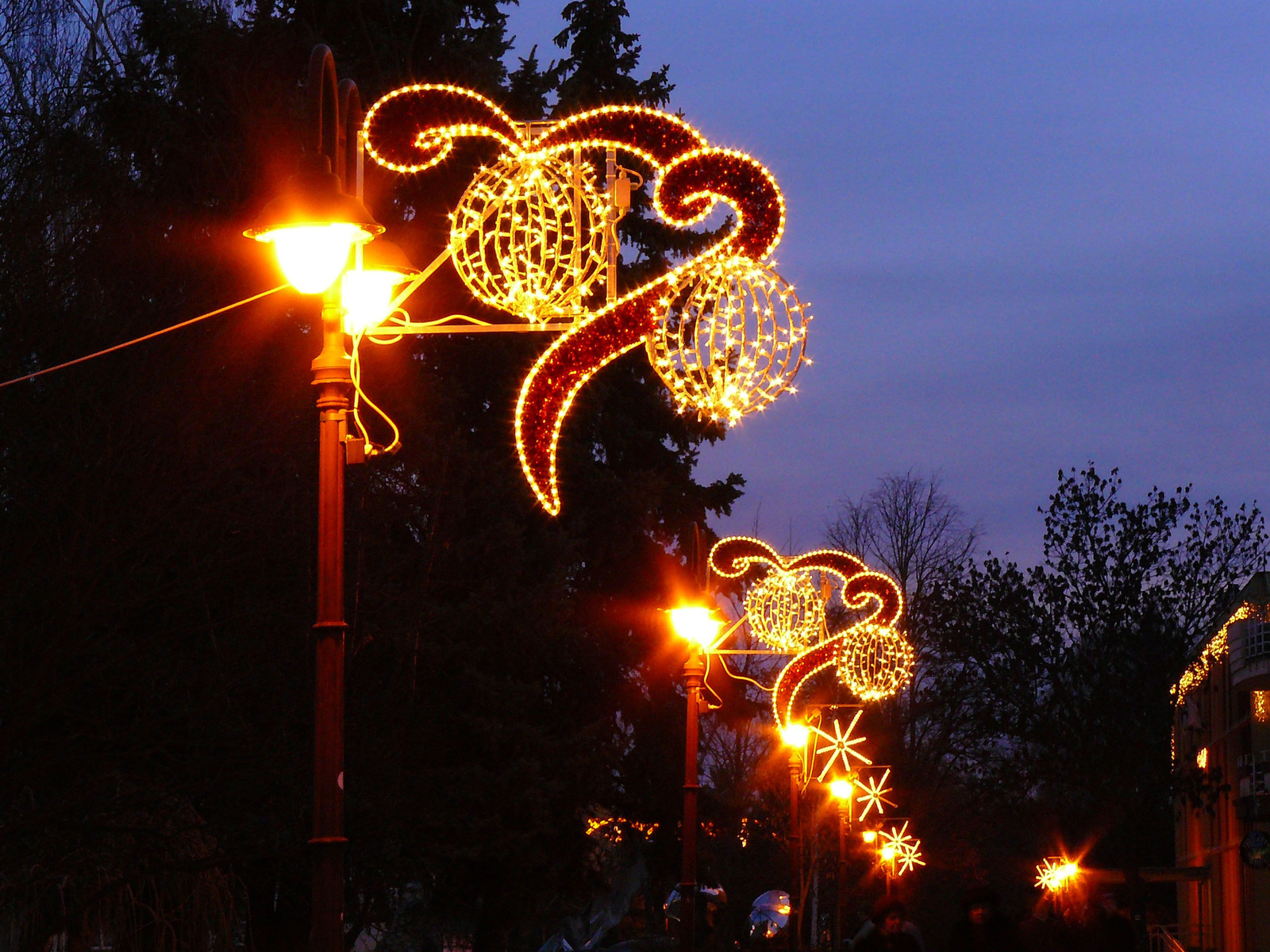 Siófok - Fő tér - ünnepi díszek, fények