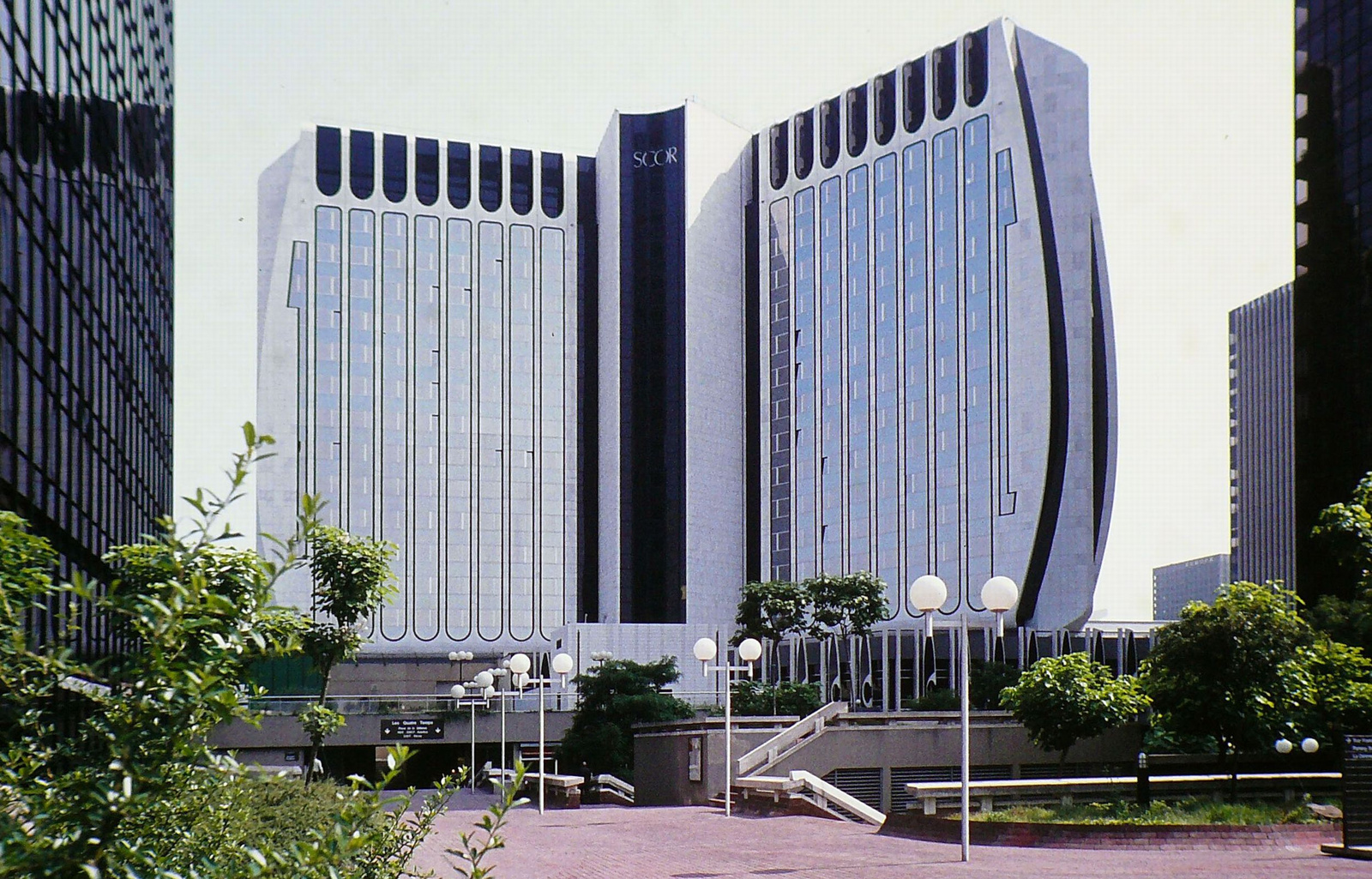 Párizs - La Défense, 1976-83