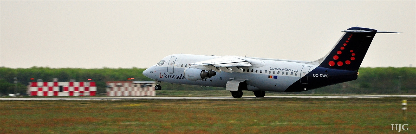 Avro RJ100