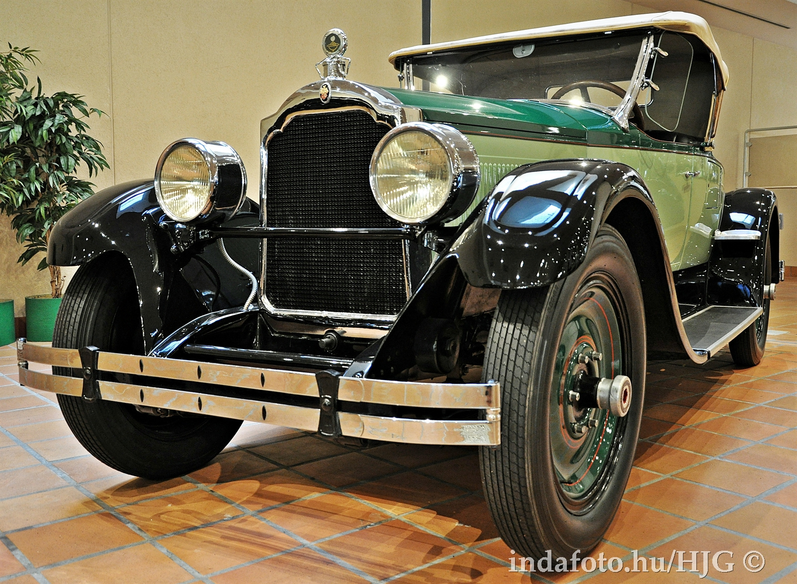 Packard Six 326 (1926.)