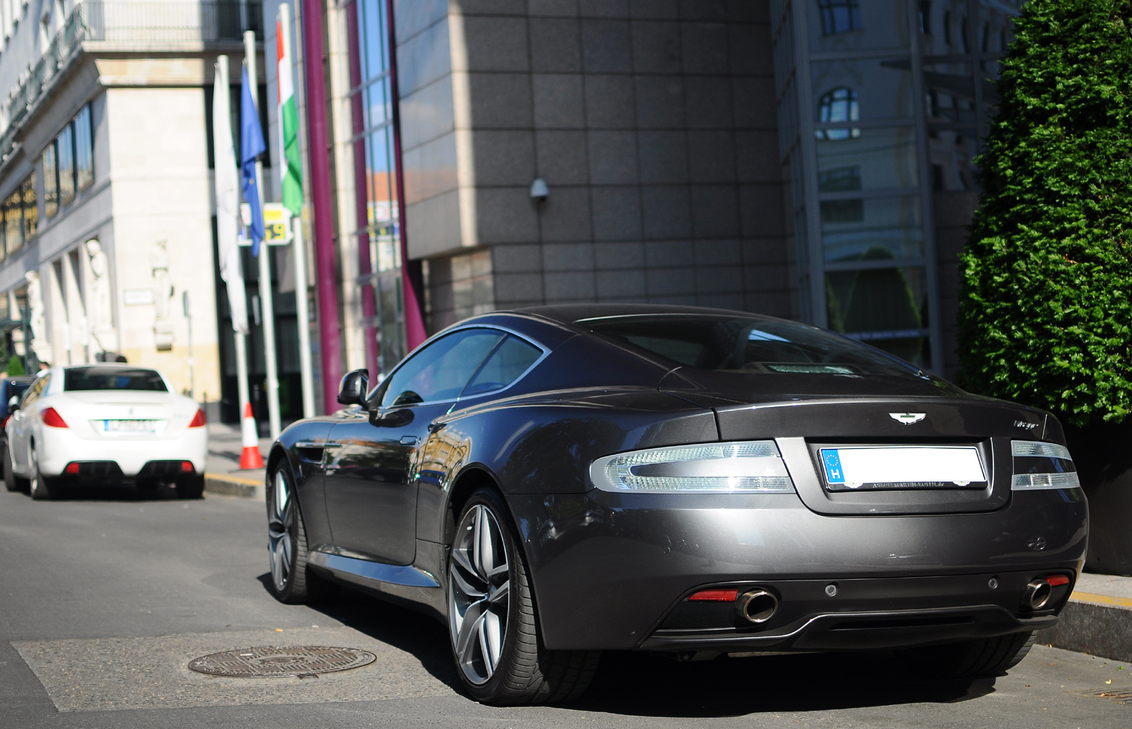 Aston Martin Virage